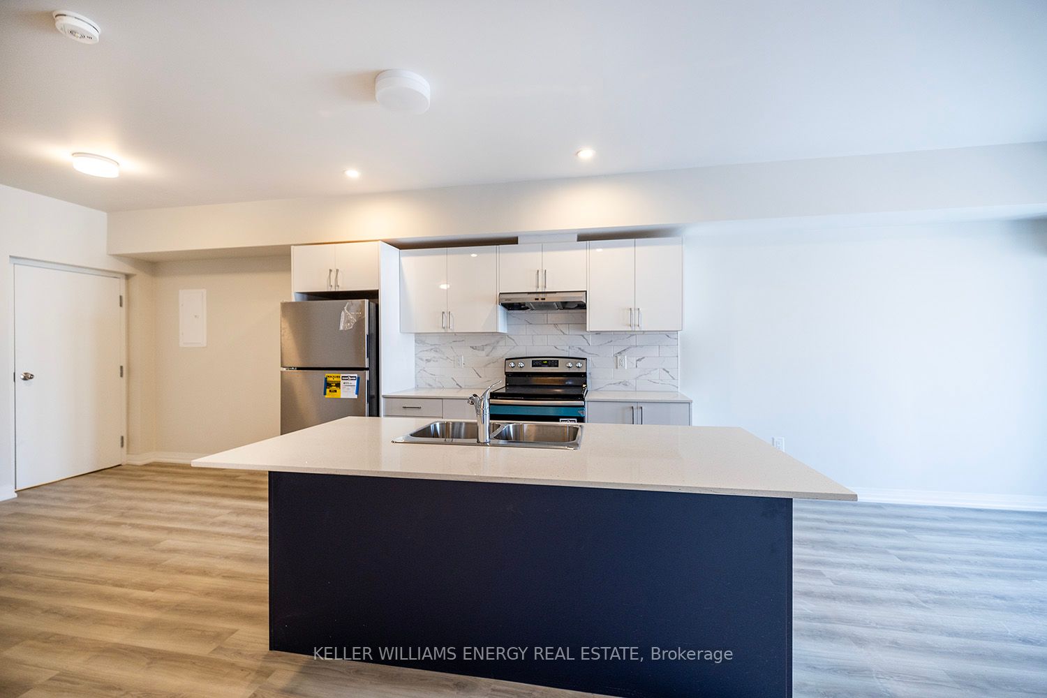 750 King St E, ##105