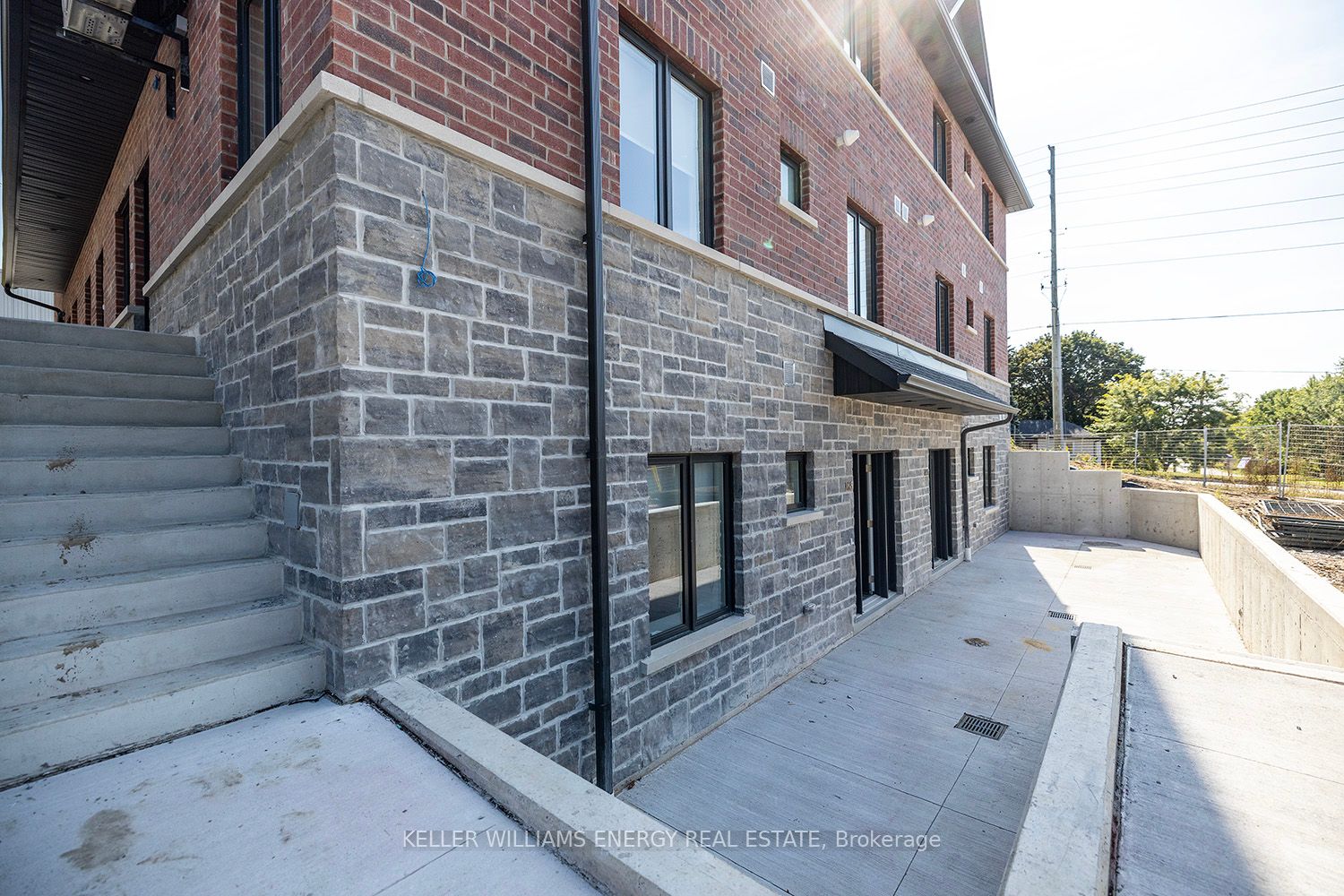 750 King St E, ##105