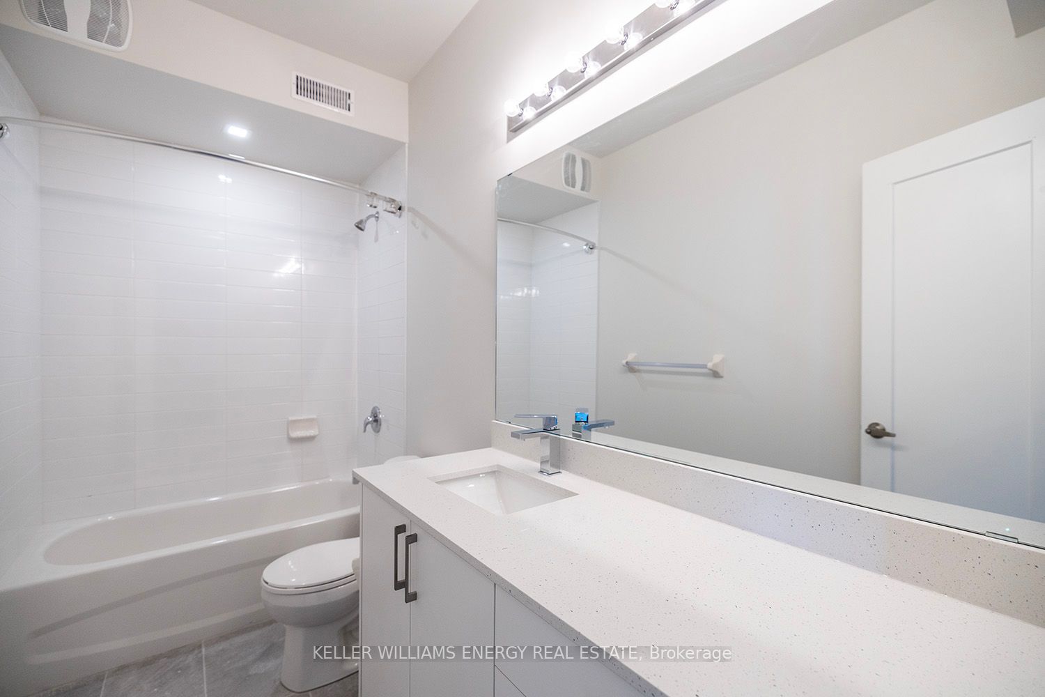 750 King St E, ##105