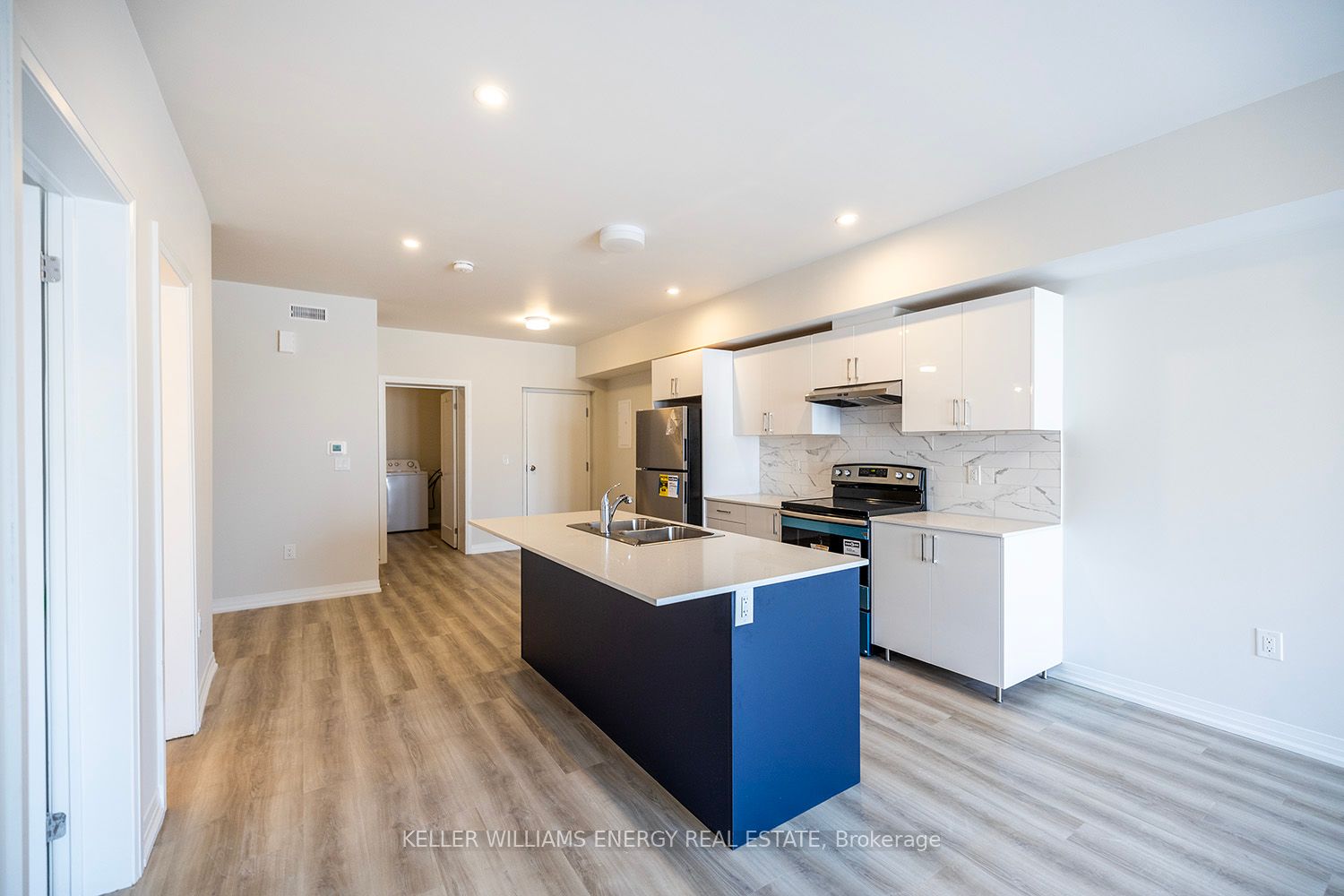750 King St E, ##105