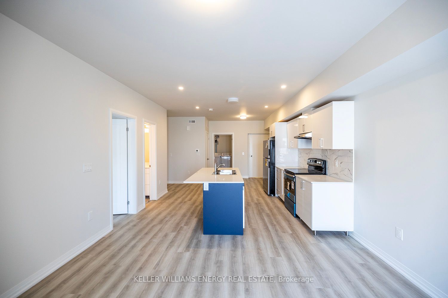 750 King St E, ##105