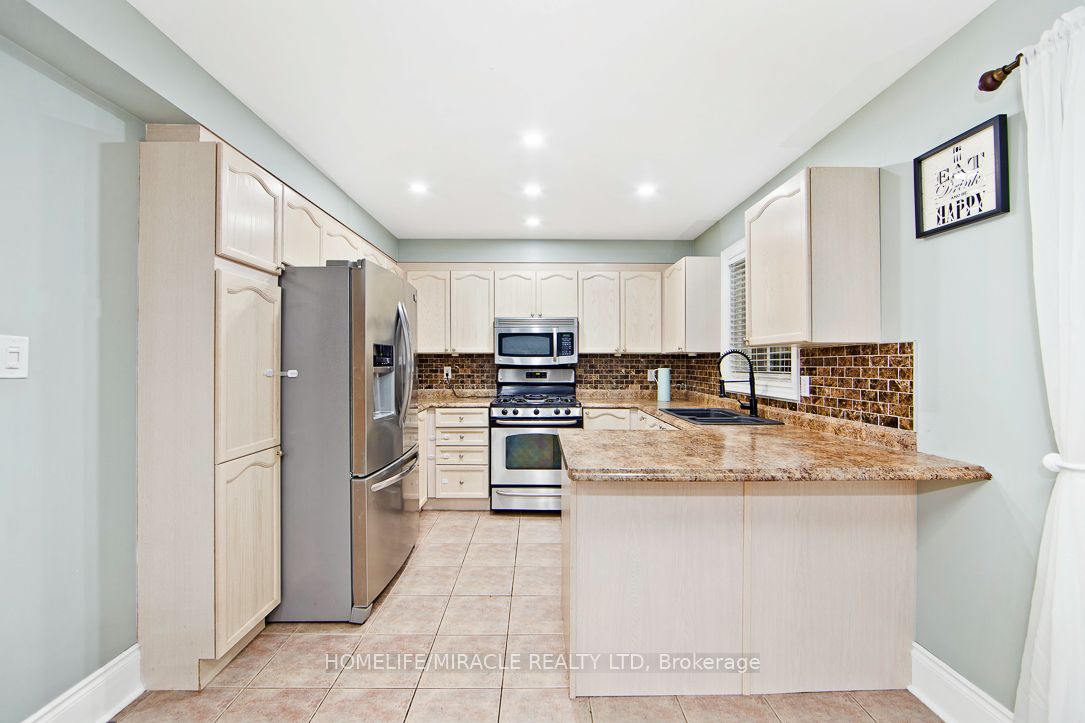 54 Sprucewood Cres