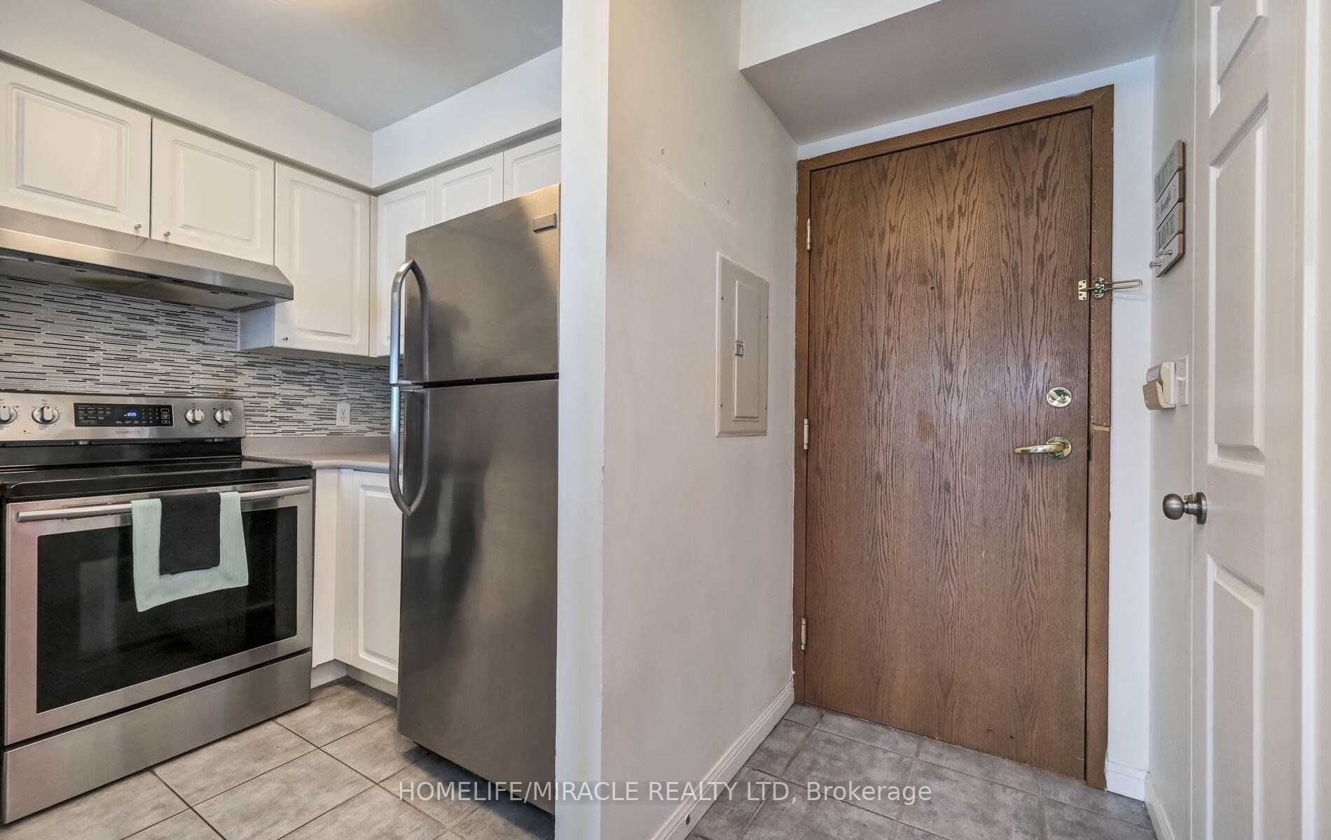 11 Lee Centre Drive, #2305