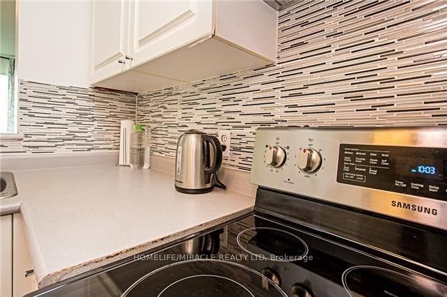 11 Lee Centre Drive, #2305
