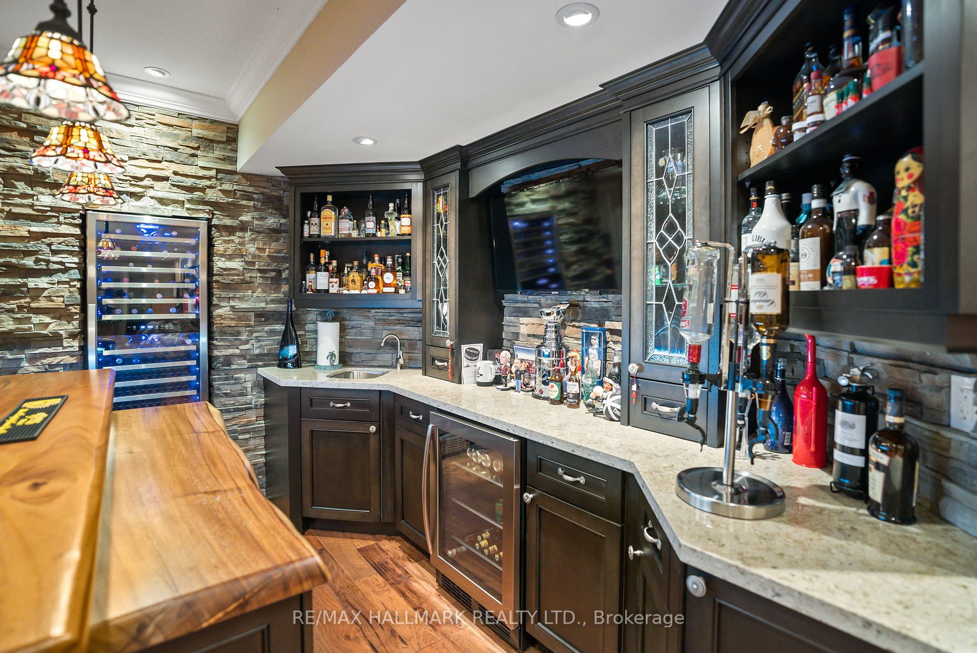 6 Wilson House Dr