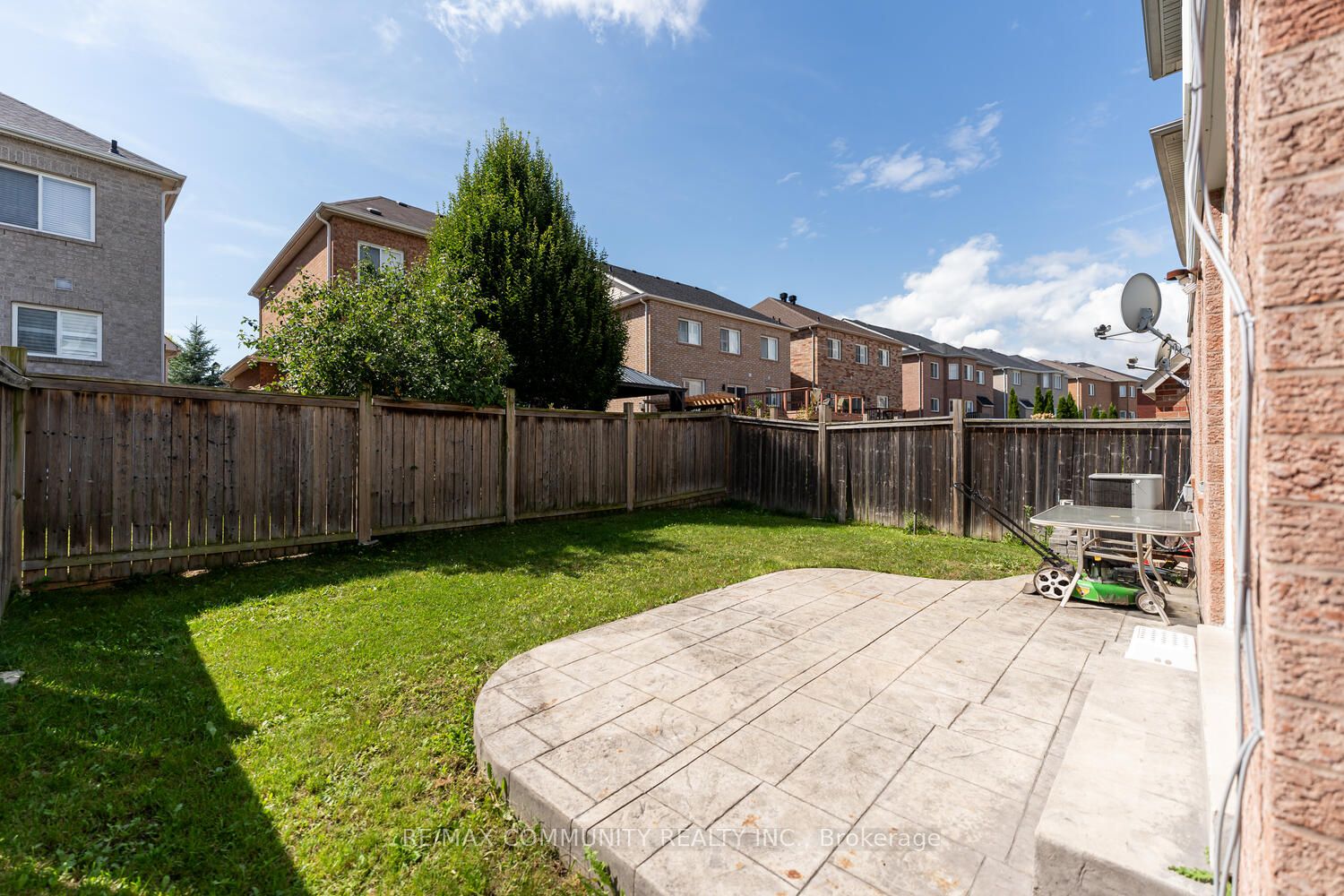 19 Thackery Dr