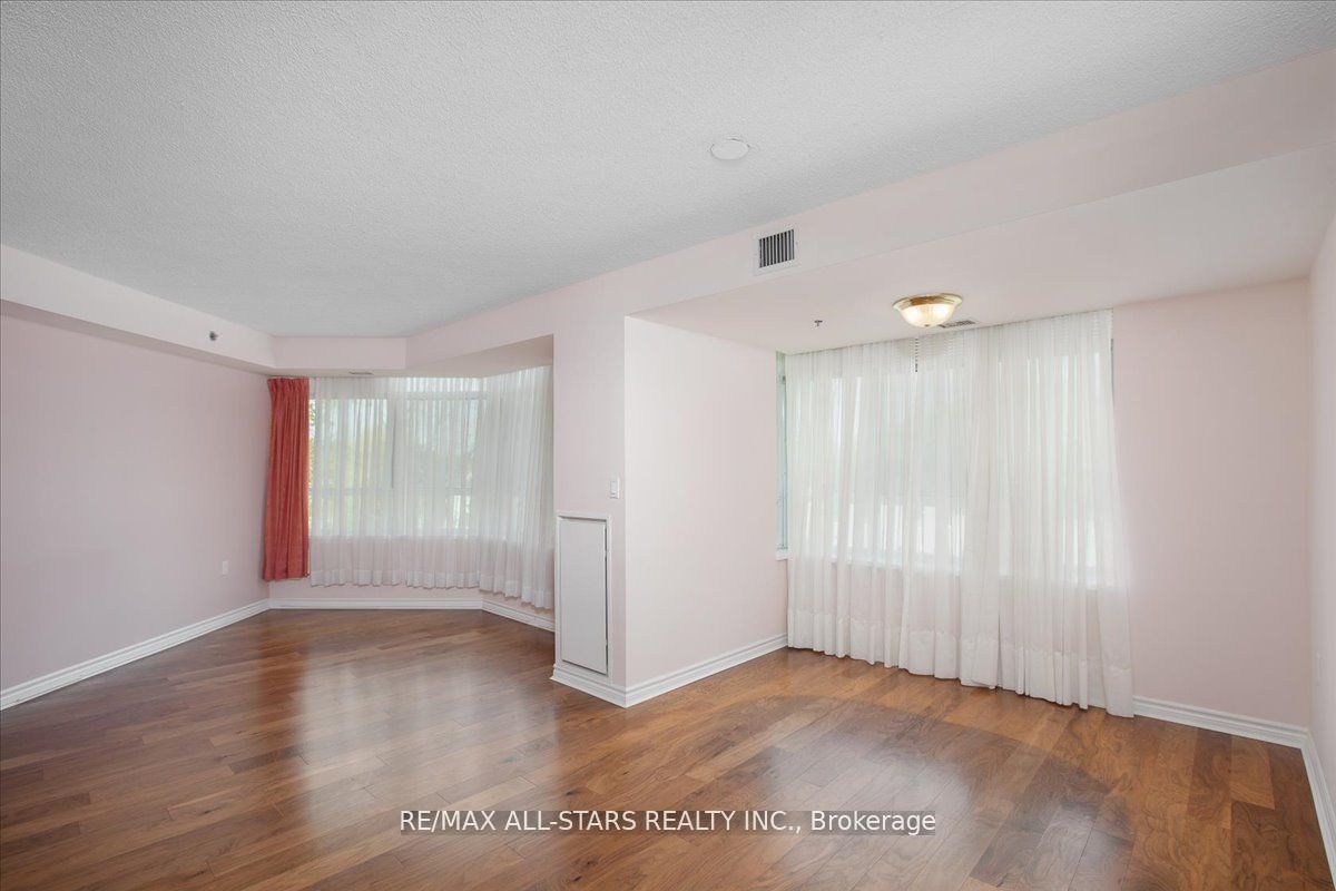 115 Bonis Ave, #413