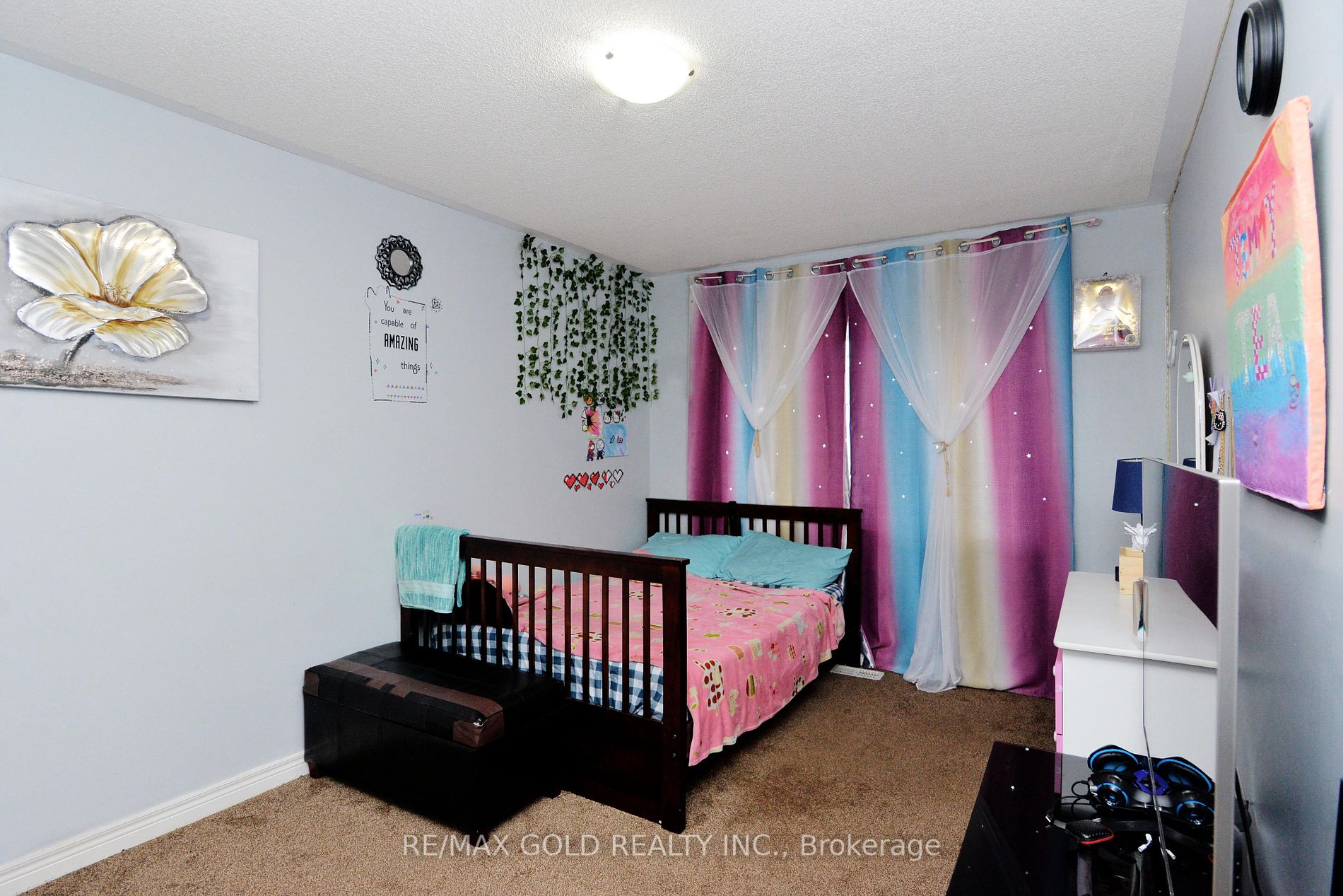 111 Whitefoot Cres