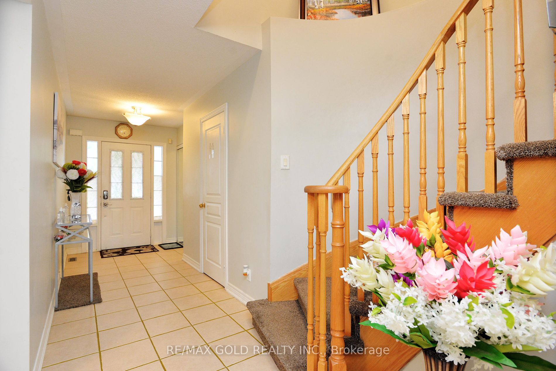 111 Whitefoot Cres