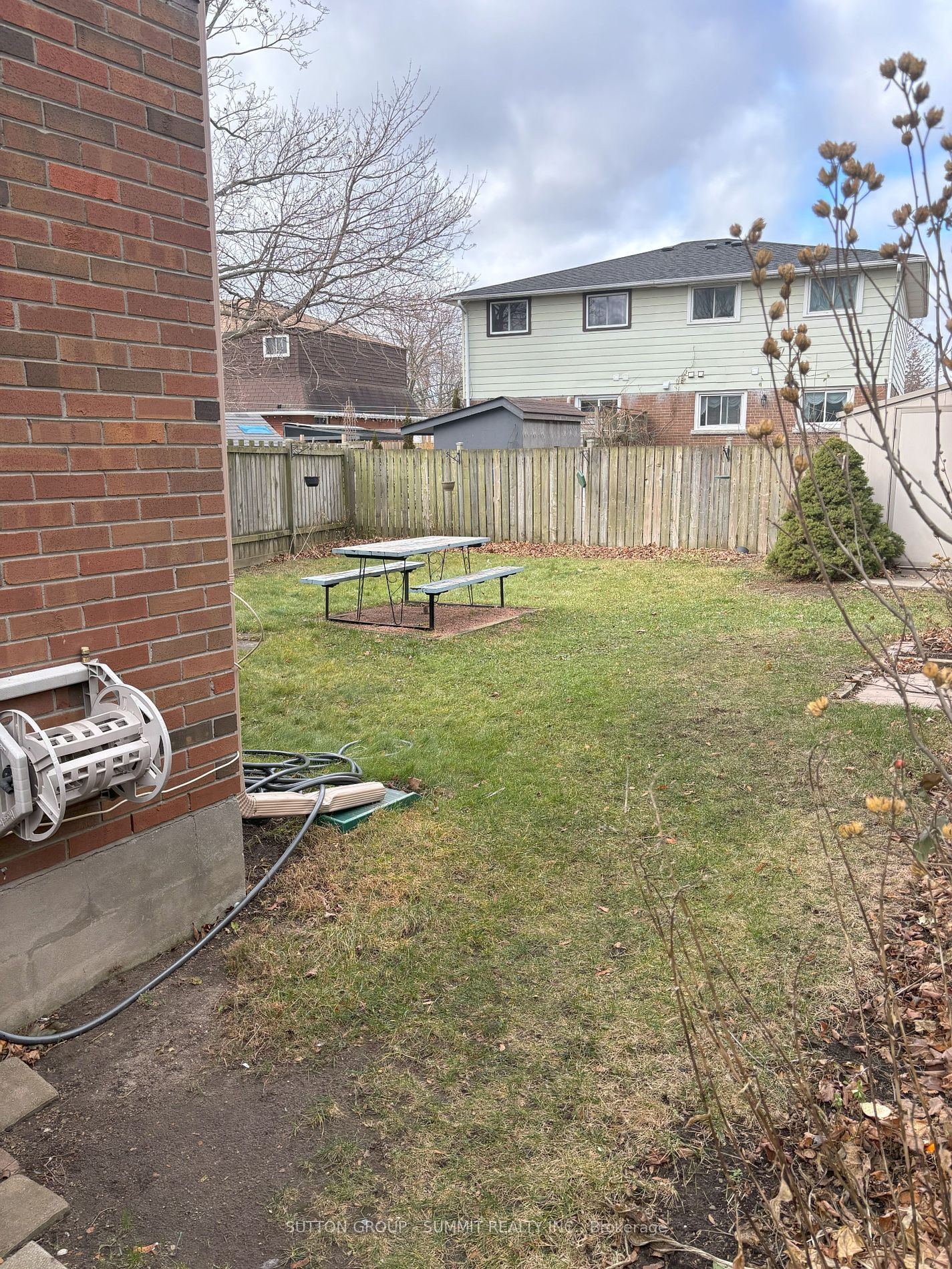 382 Kinmount Cres