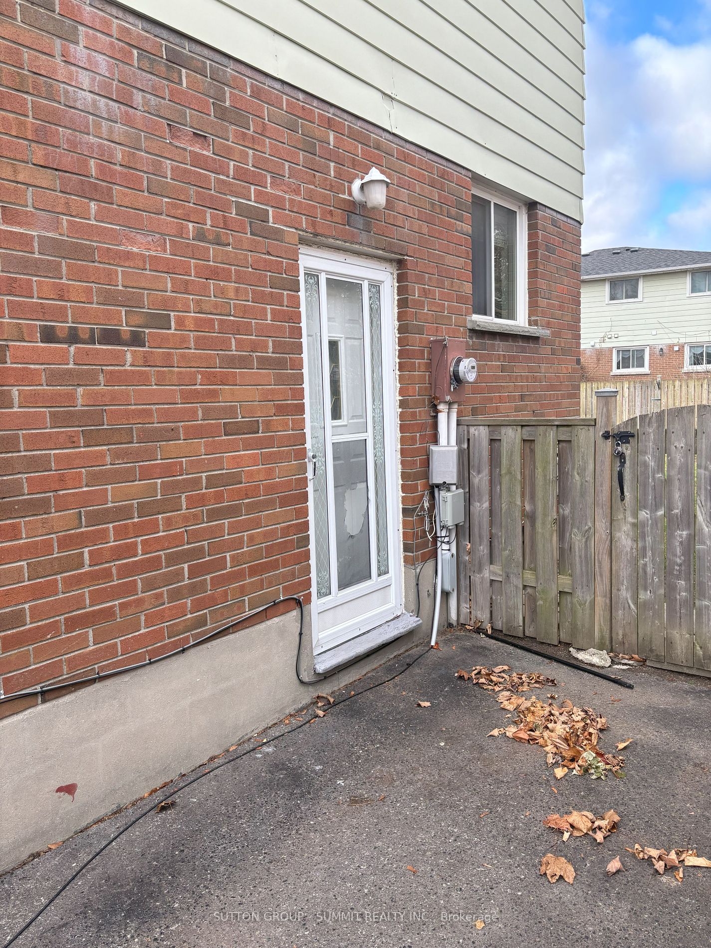 382 Kinmount Cres