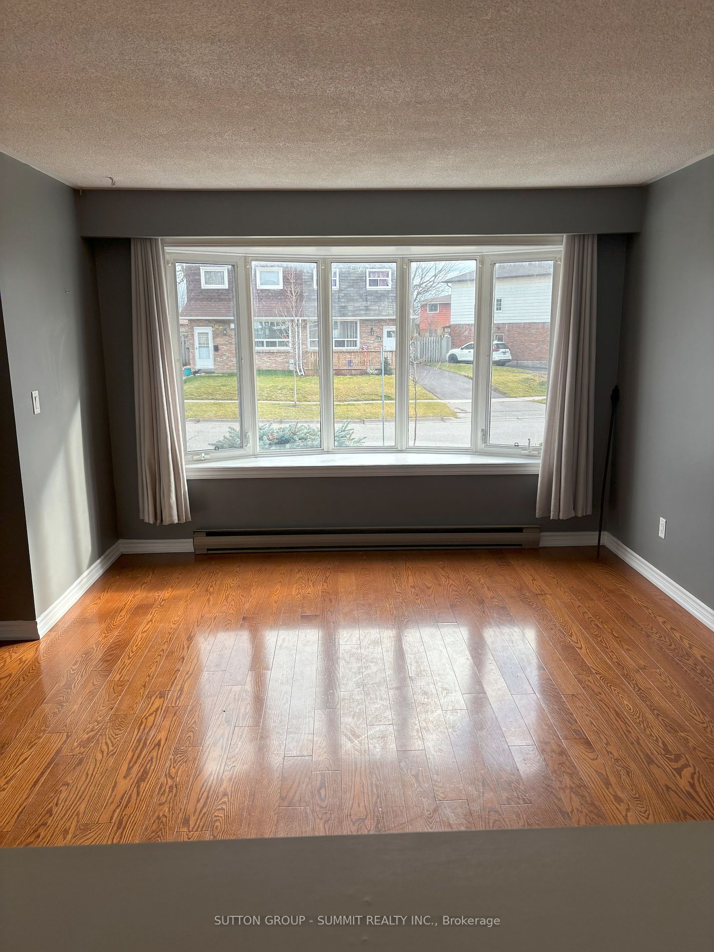 382 Kinmount Cres