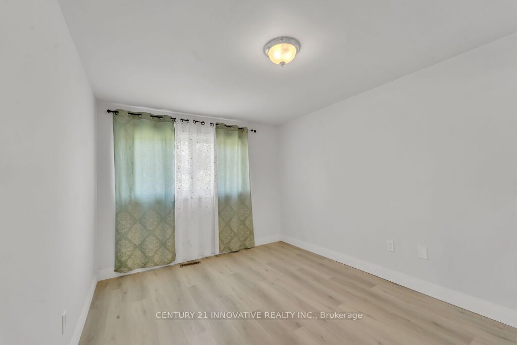 80 Coxworth Cres