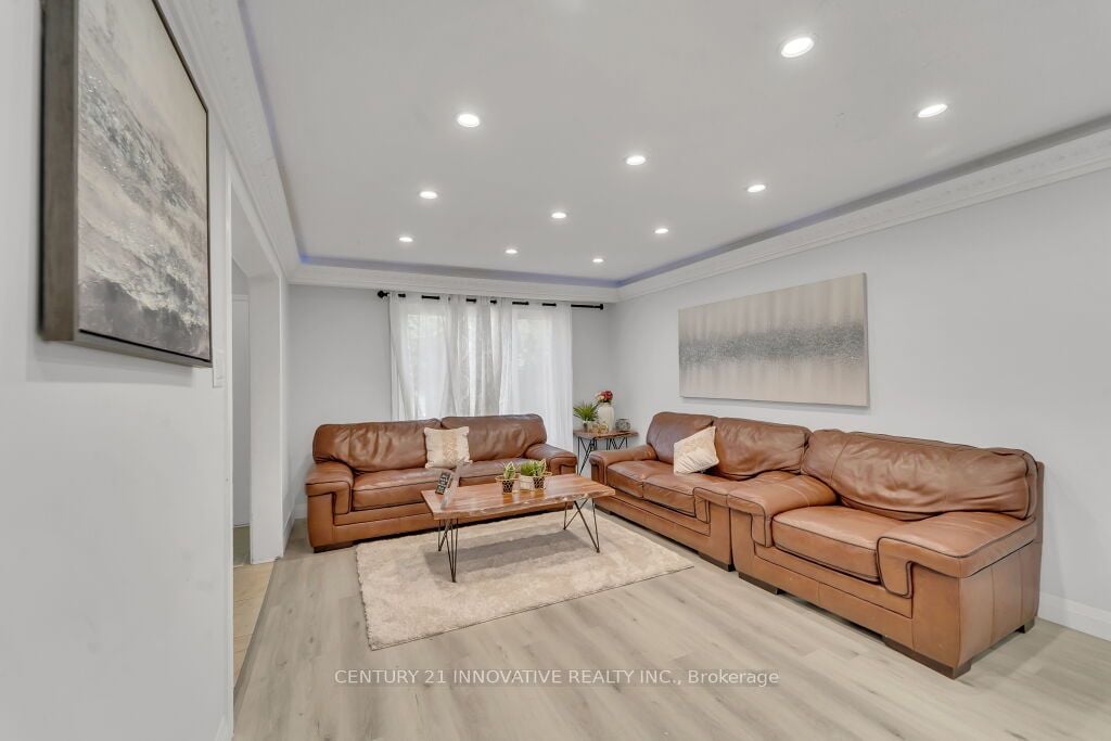 80 Coxworth Cres