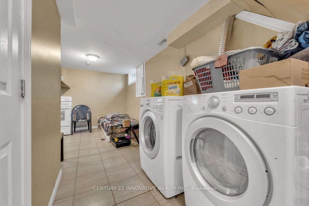80 Coxworth Cres