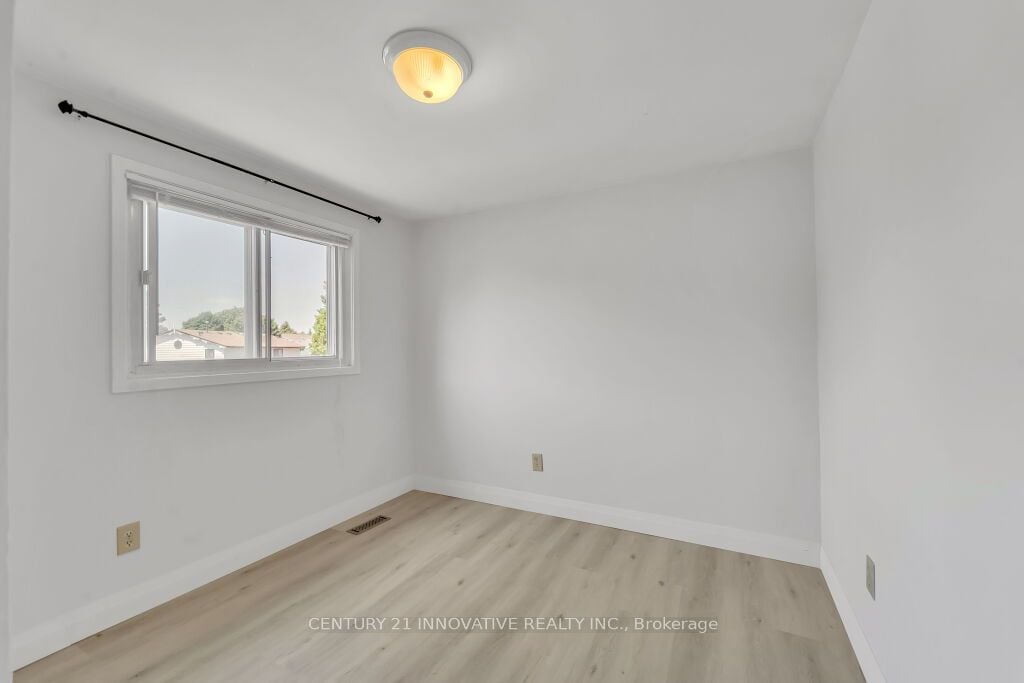 80 Coxworth Cres