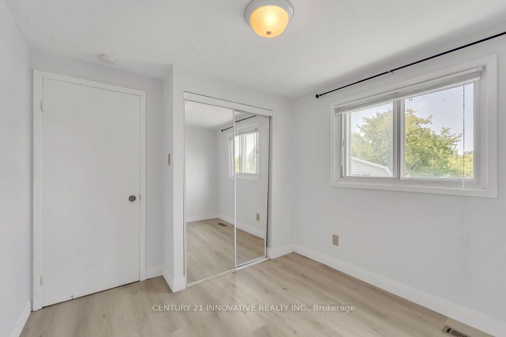 80 Coxworth Cres