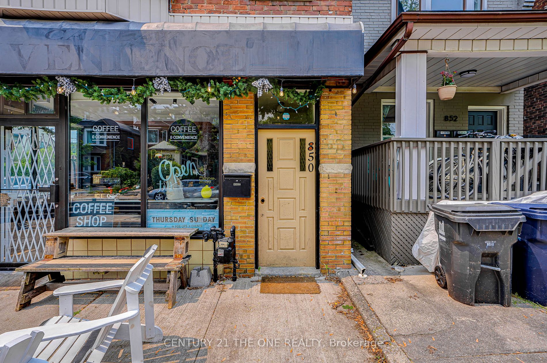 850 Carlaw Avenue, #3rd Flr