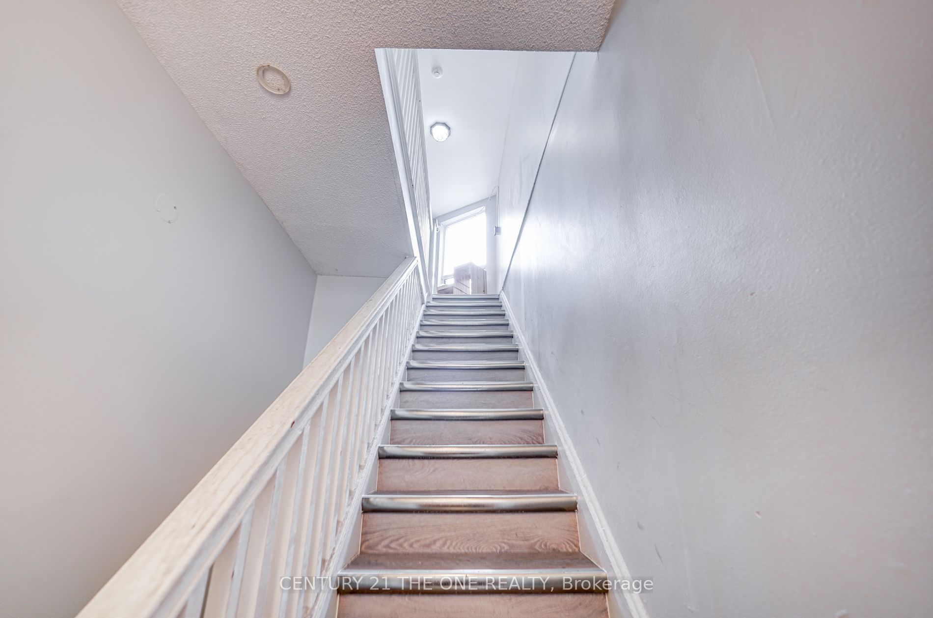 850 Carlaw Avenue, #3rd Flr