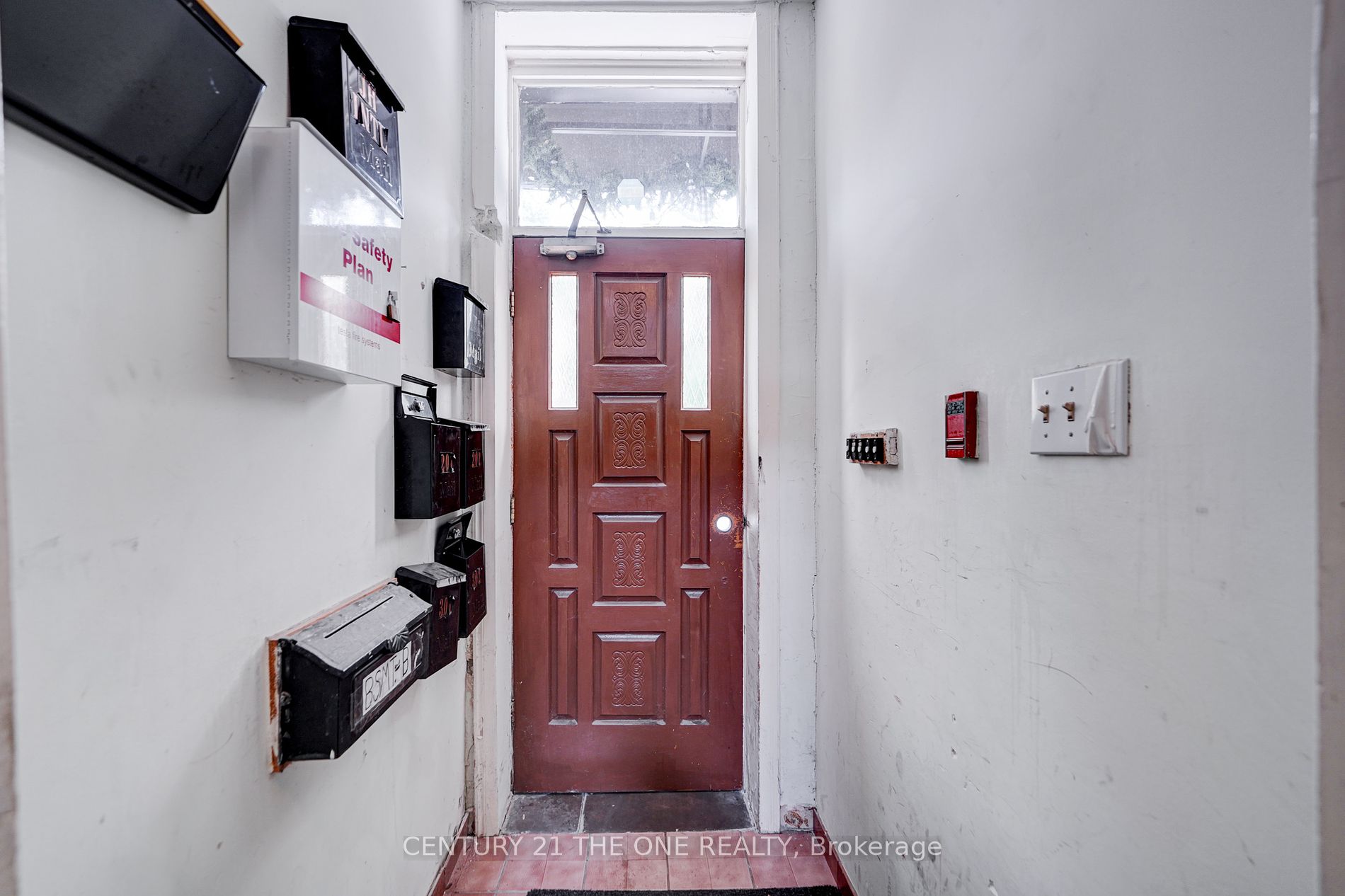 850 Carlaw Avenue, #3rd Flr