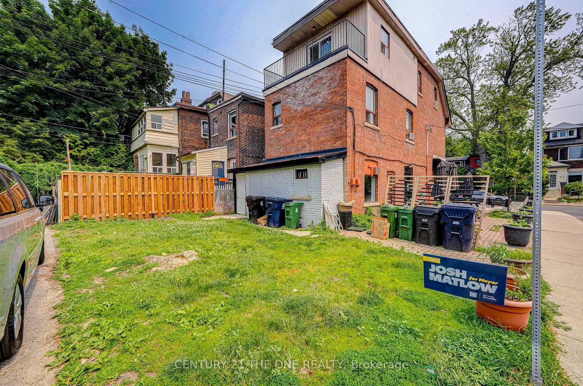 850 Carlaw Avenue, #3rd Flr