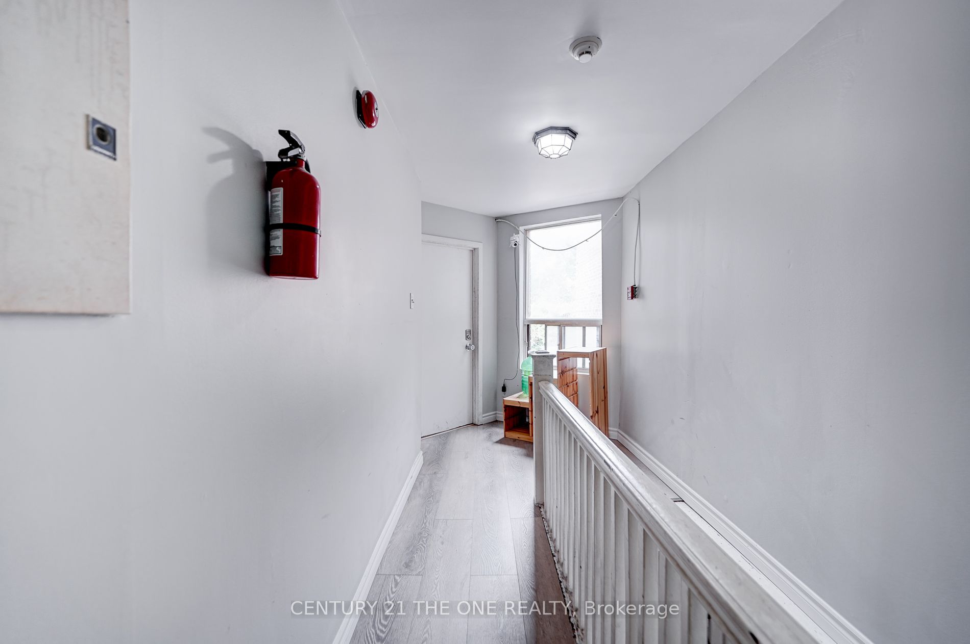 850 Carlaw Avenue, #3rd Flr