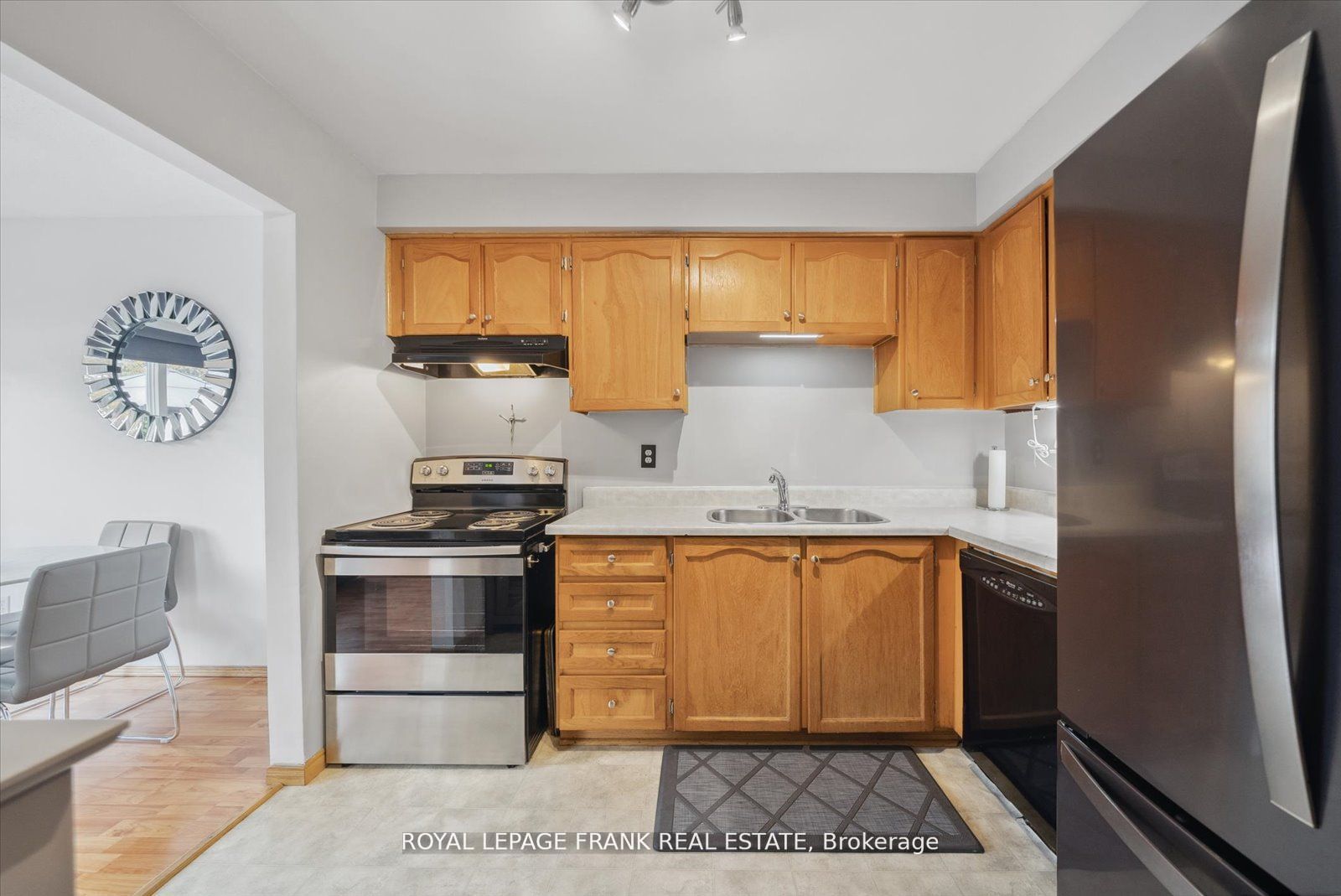5 Greenfield Cres