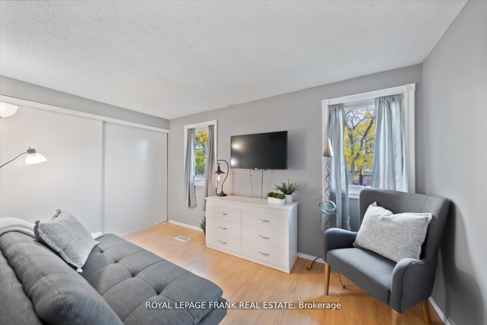 5 Greenfield Cres