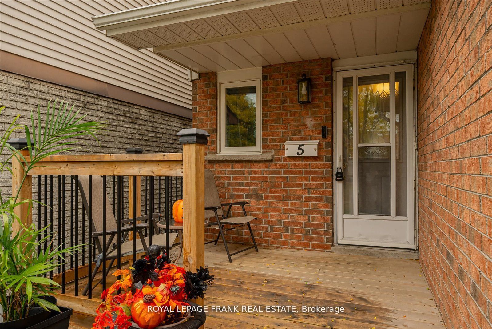 5 Greenfield Cres