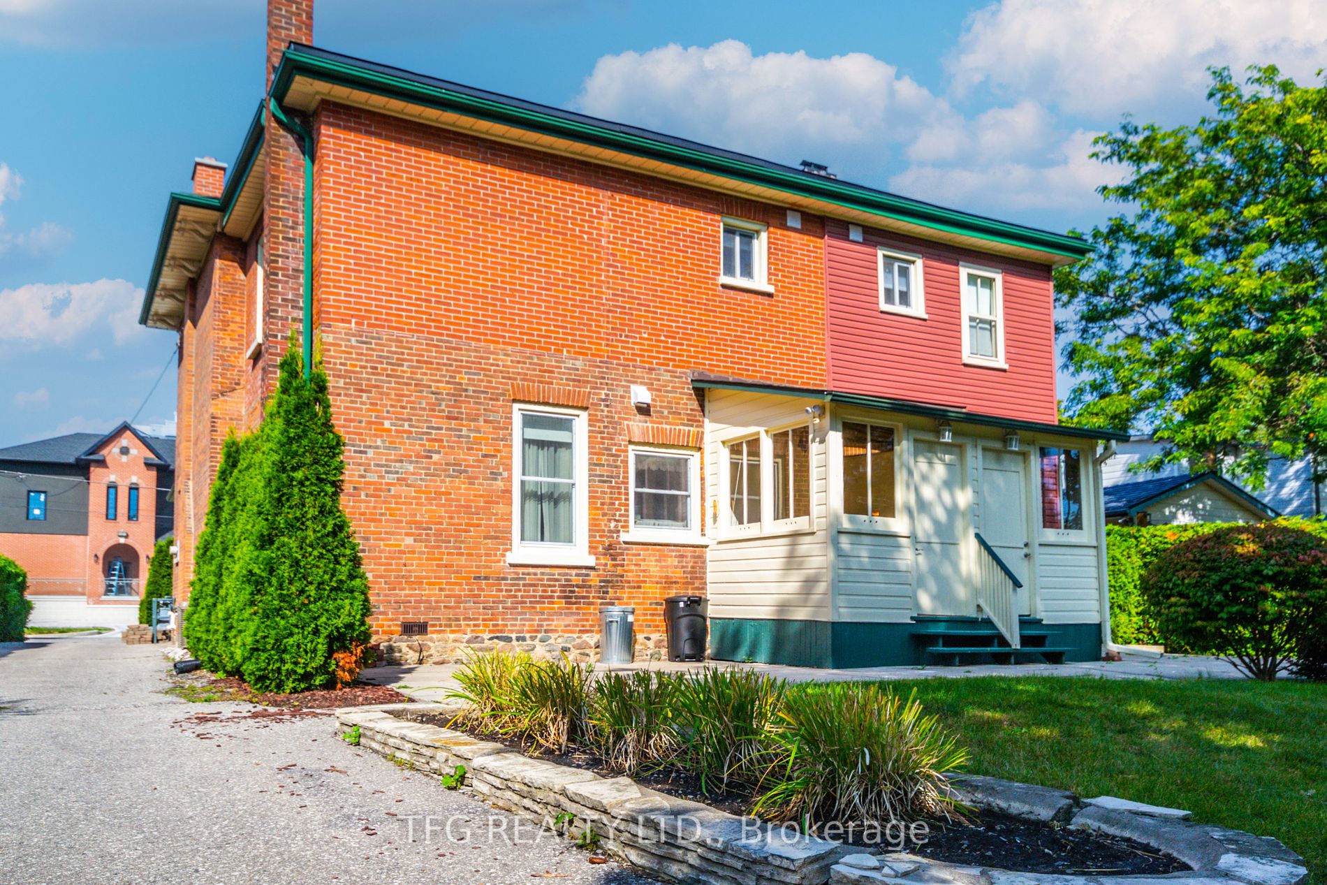 21 Elgin St