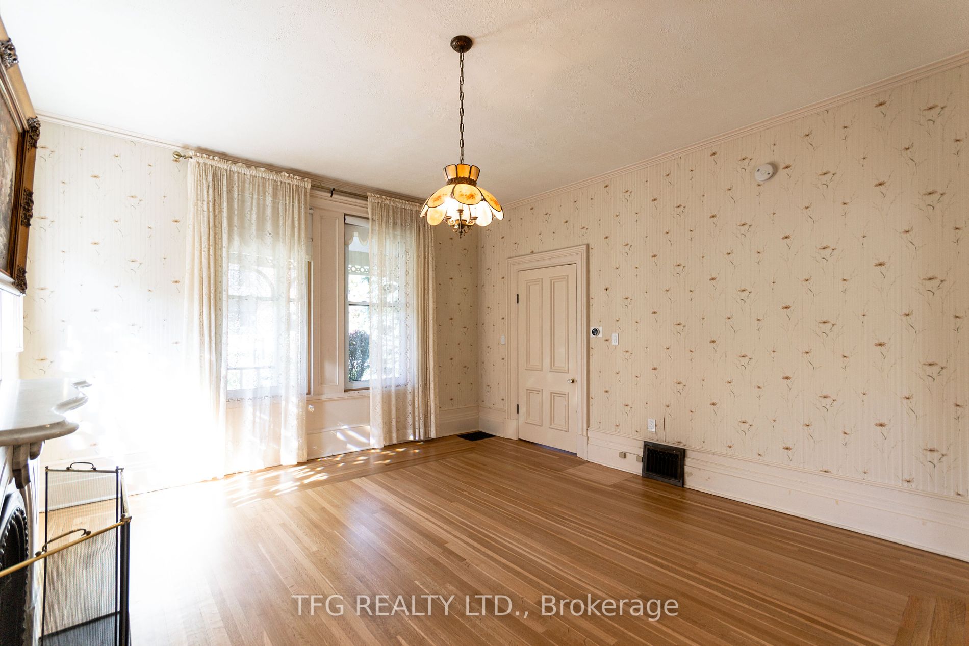 21 Elgin St
