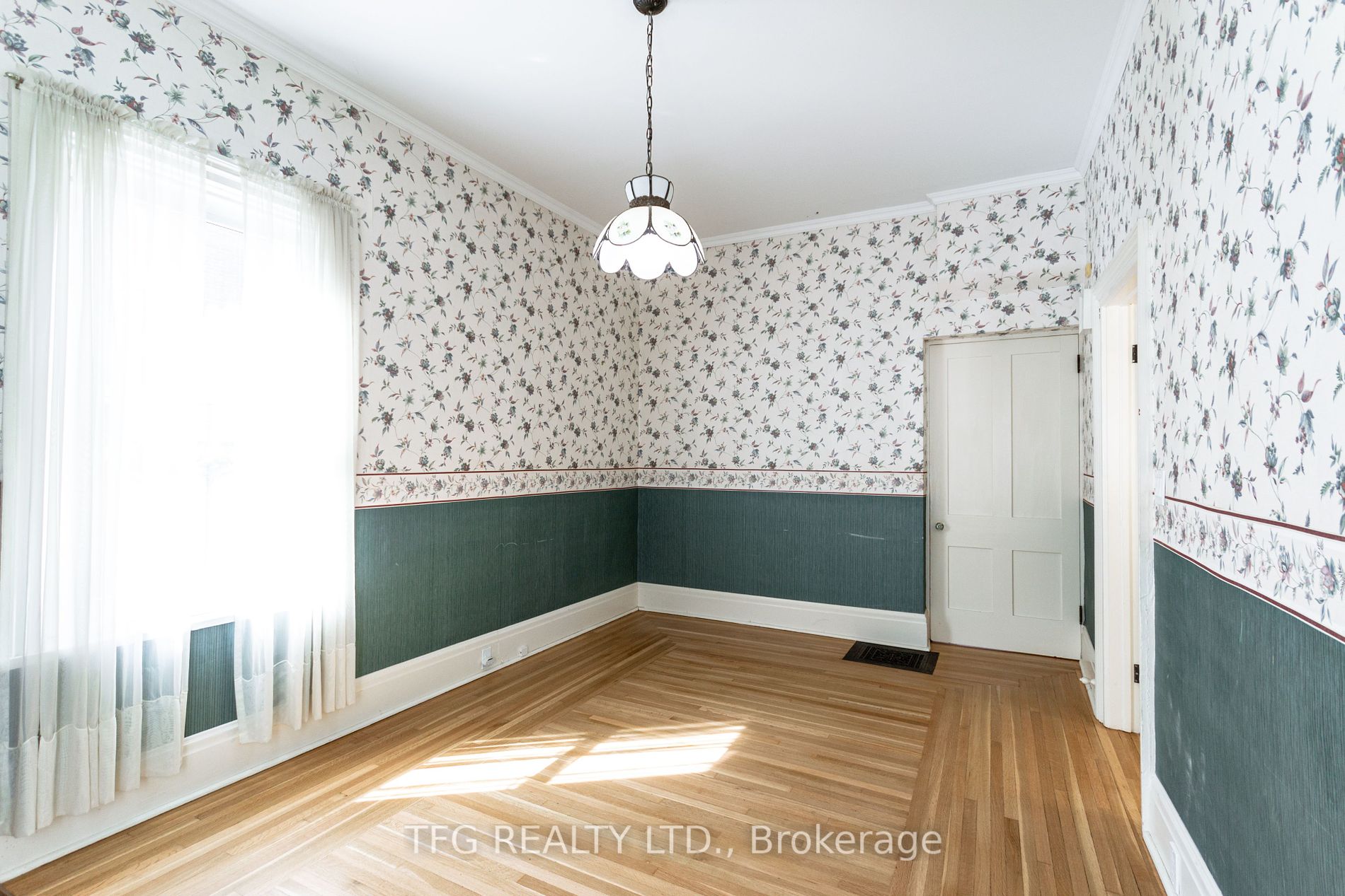 21 Elgin St