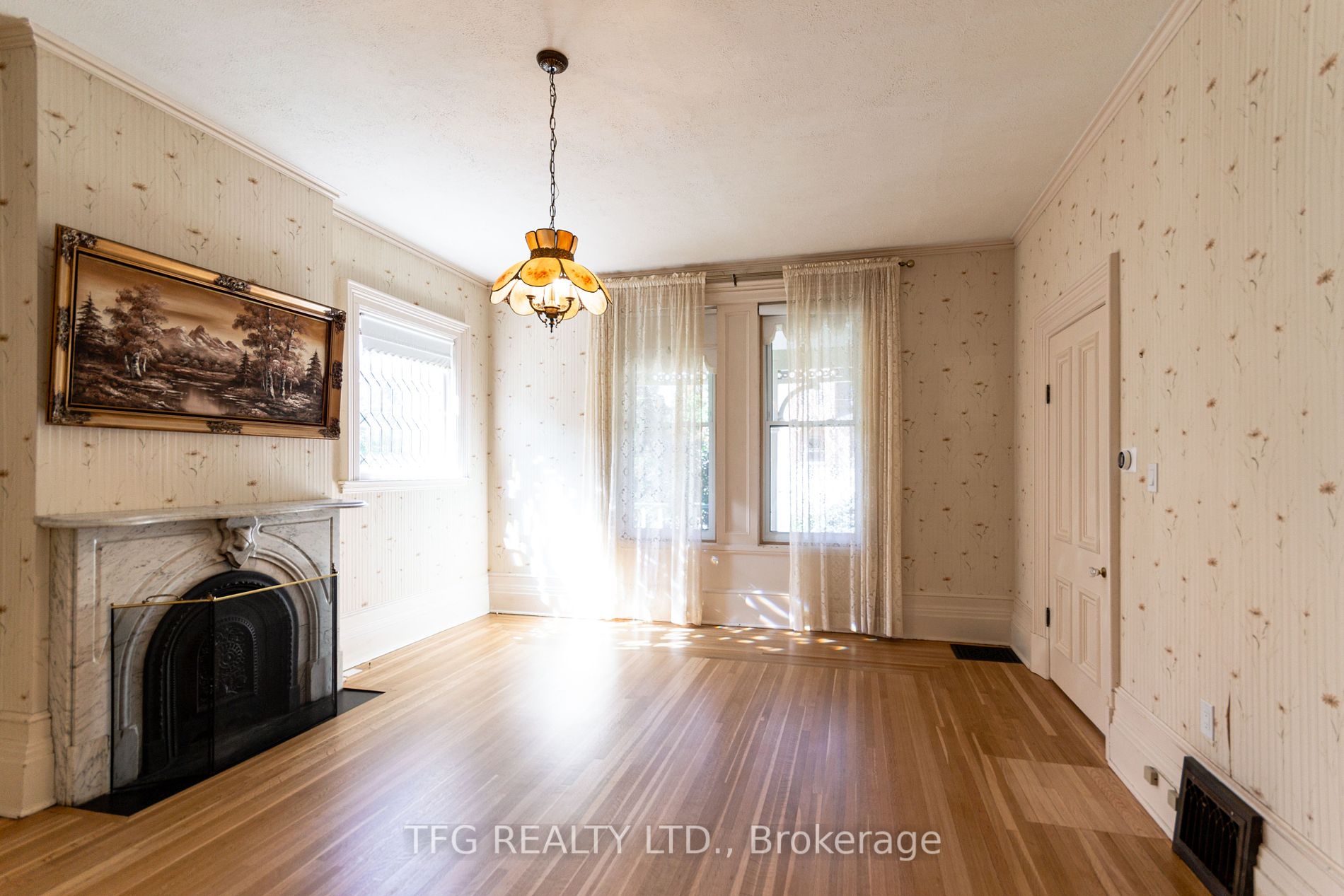 21 Elgin St