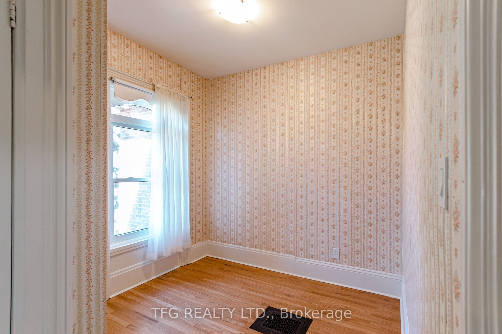 21 Elgin St