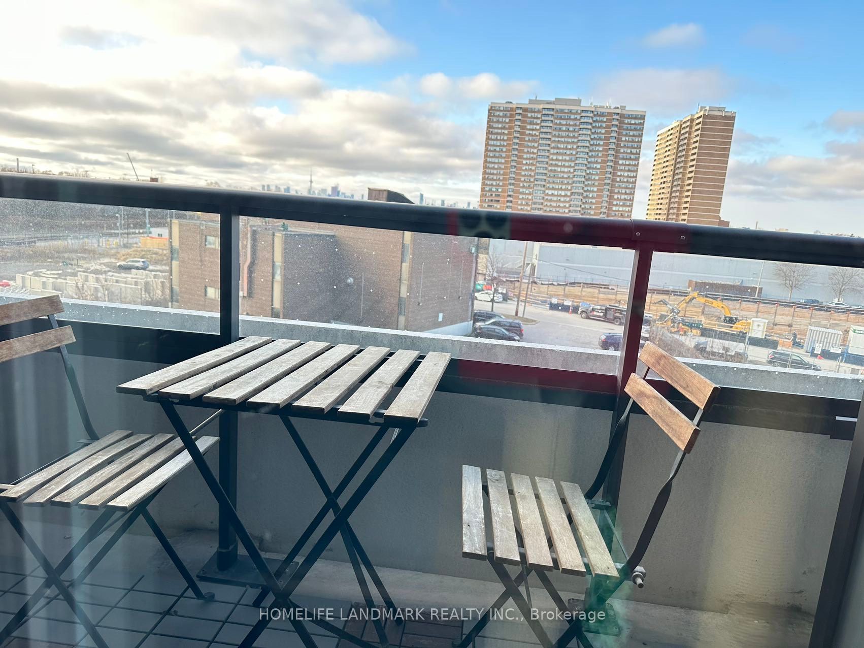 8 Trent Ave, #406