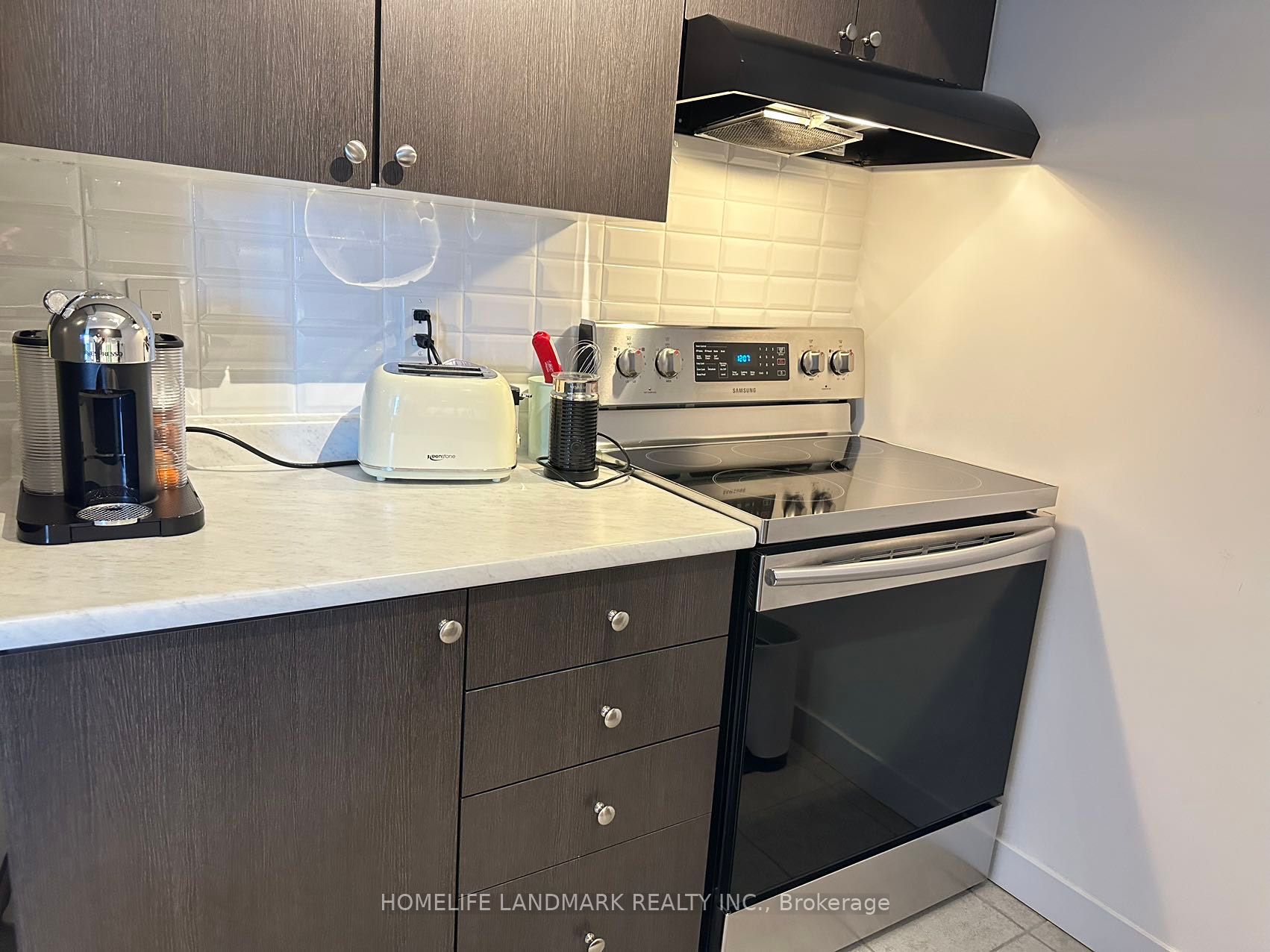 8 Trent Ave, #406