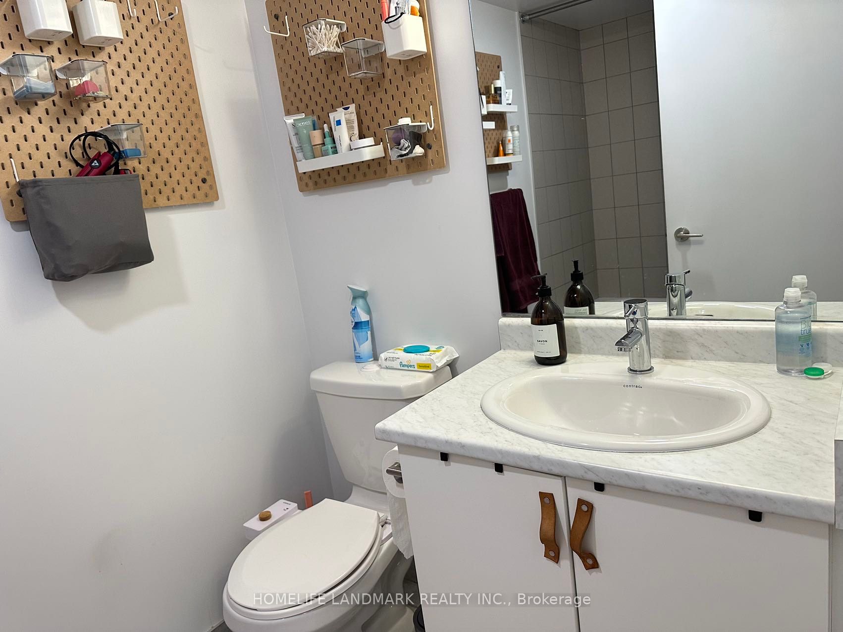 8 Trent Ave, #406