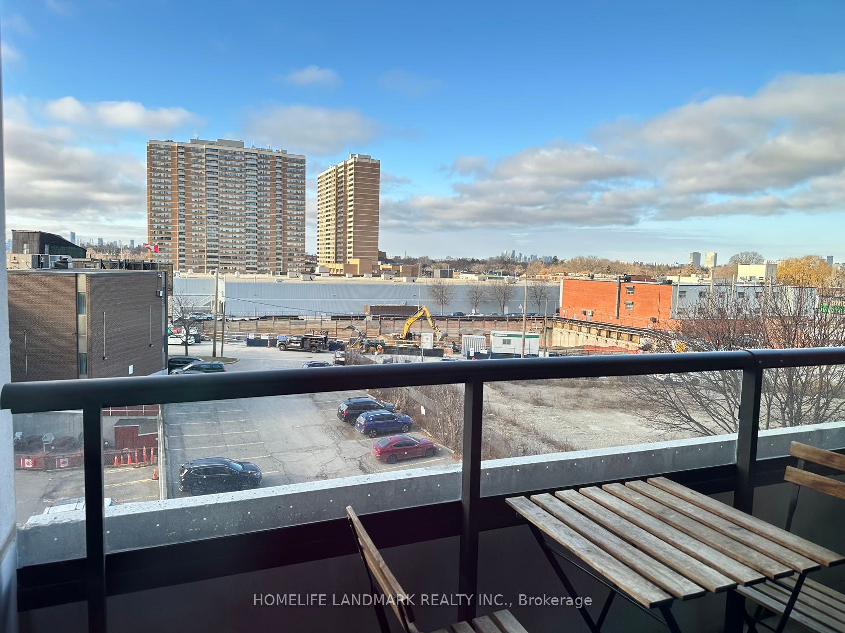8 Trent Ave, #406