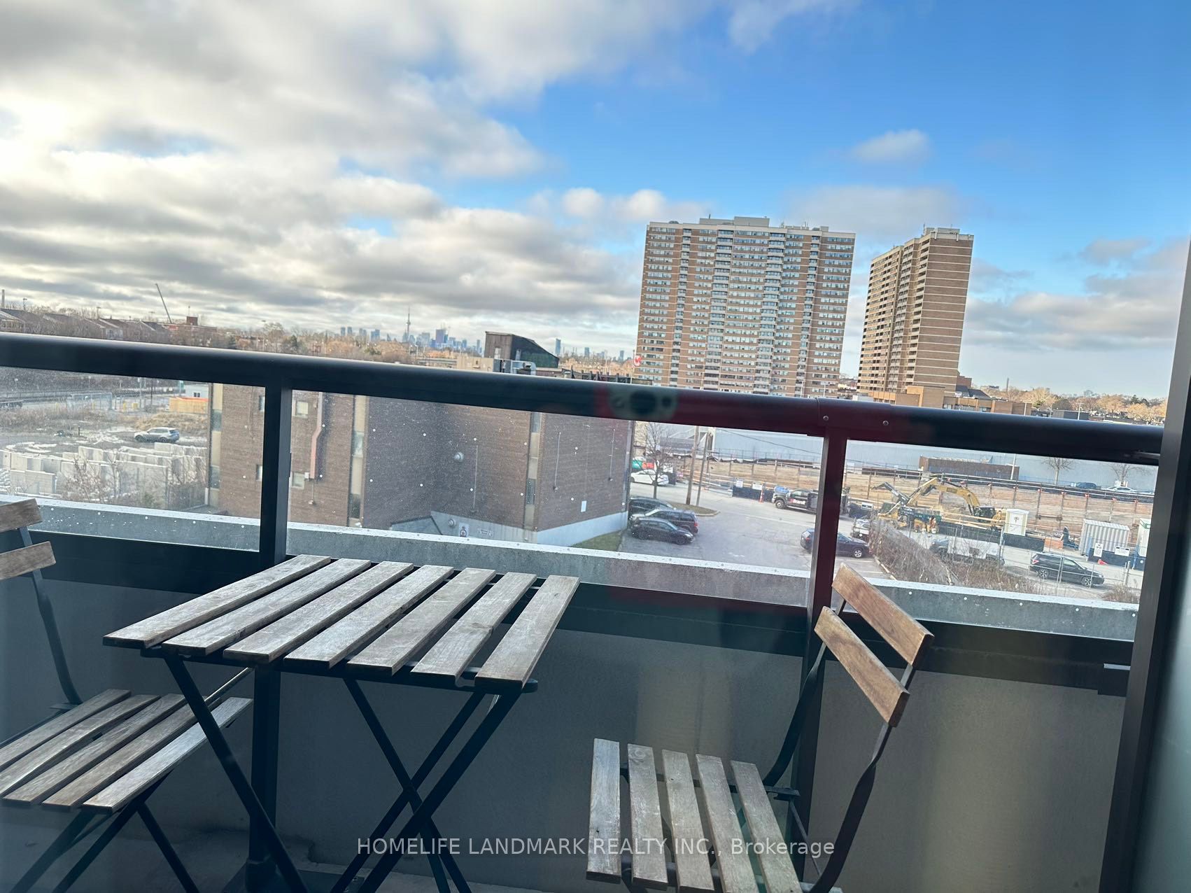 8 Trent Ave, #406