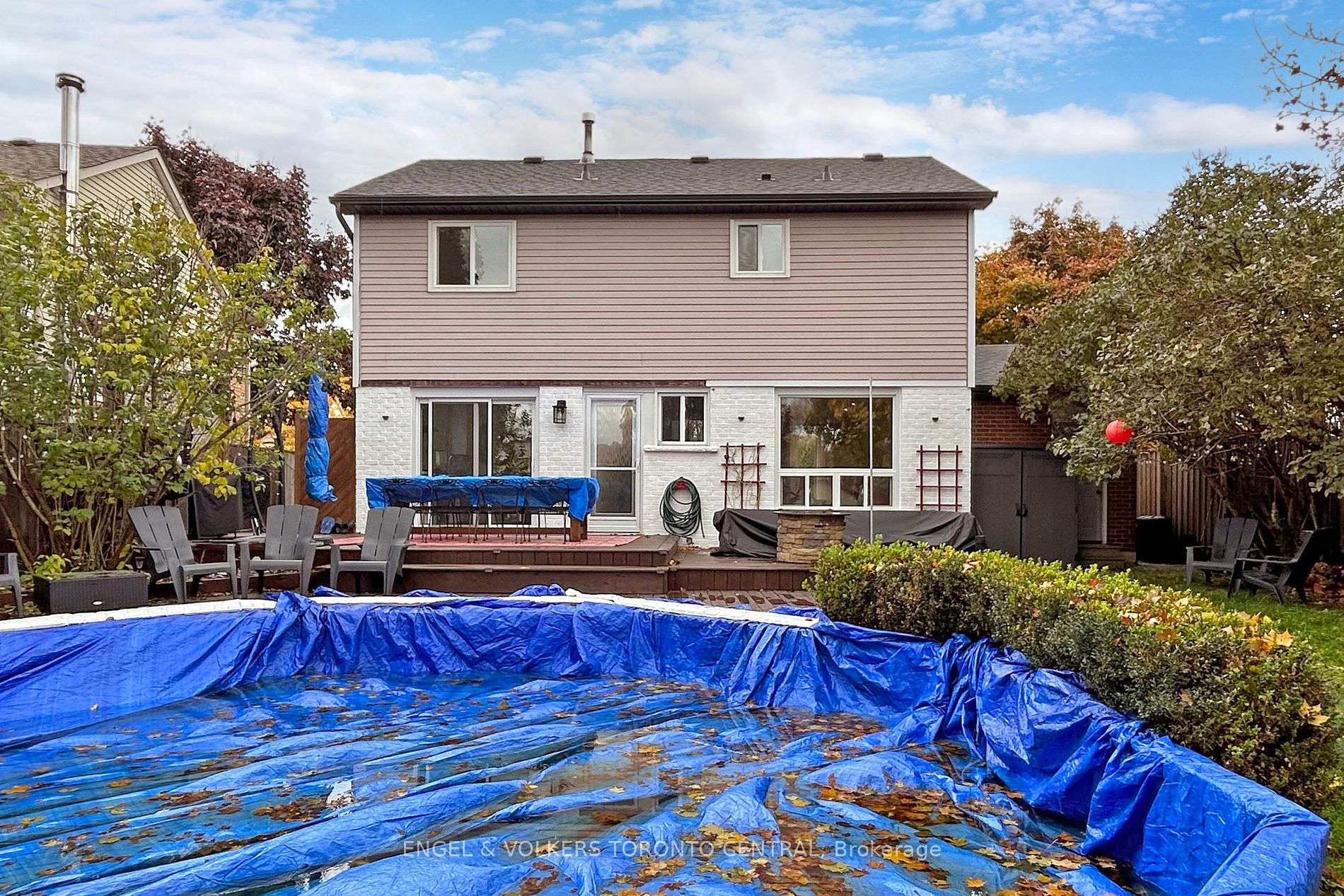 899 Finley Ave