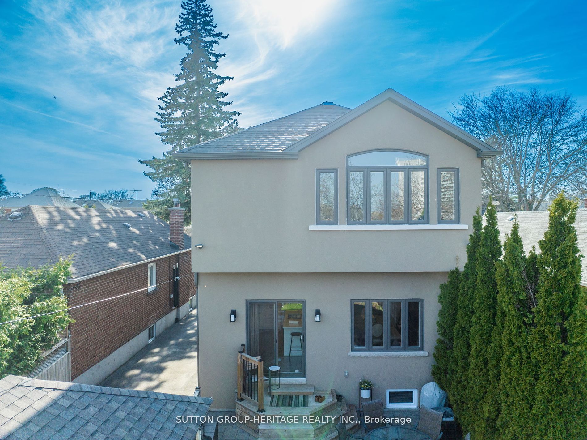 33 Norlong Boulevard