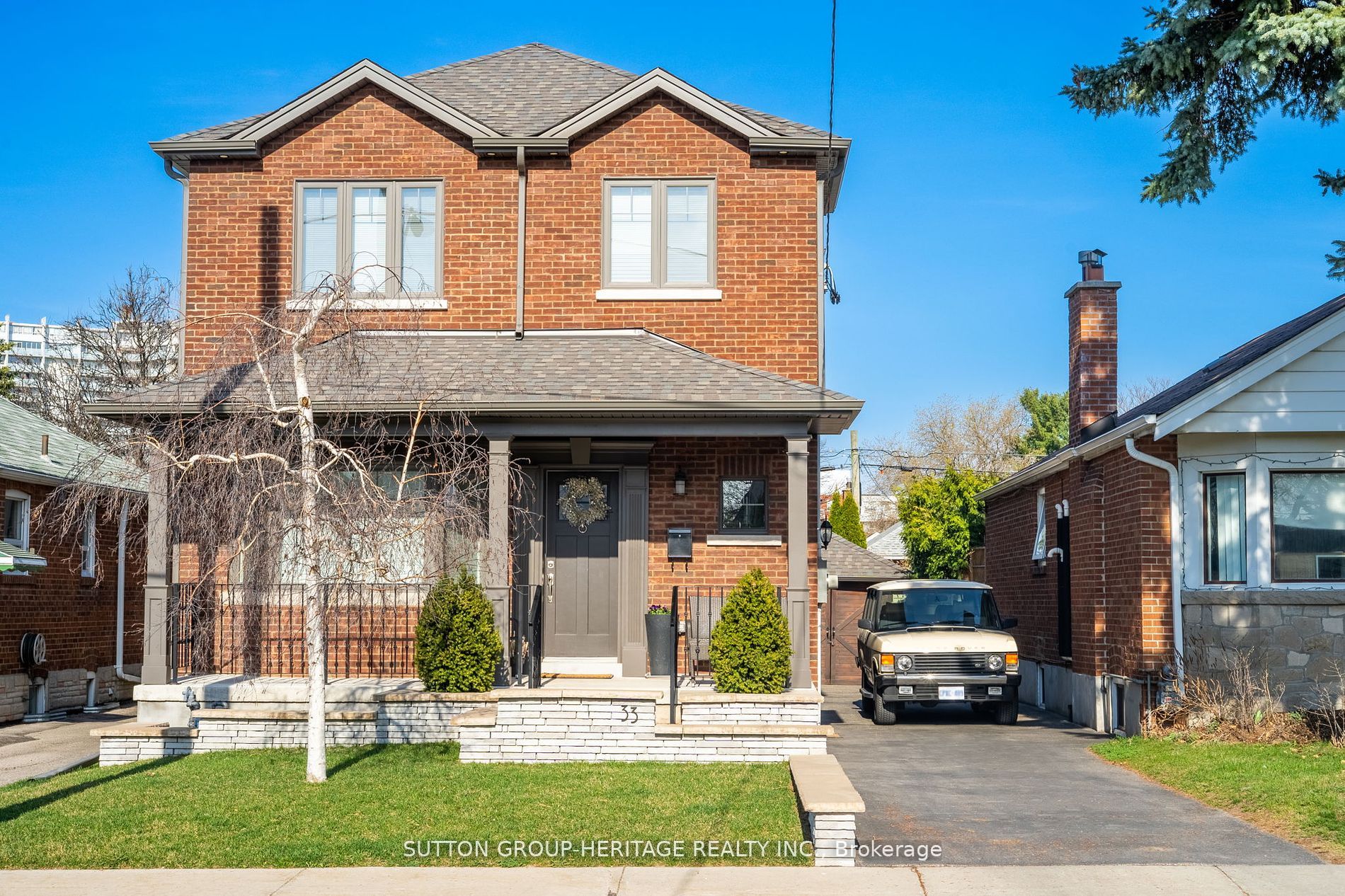 33 Norlong Boulevard