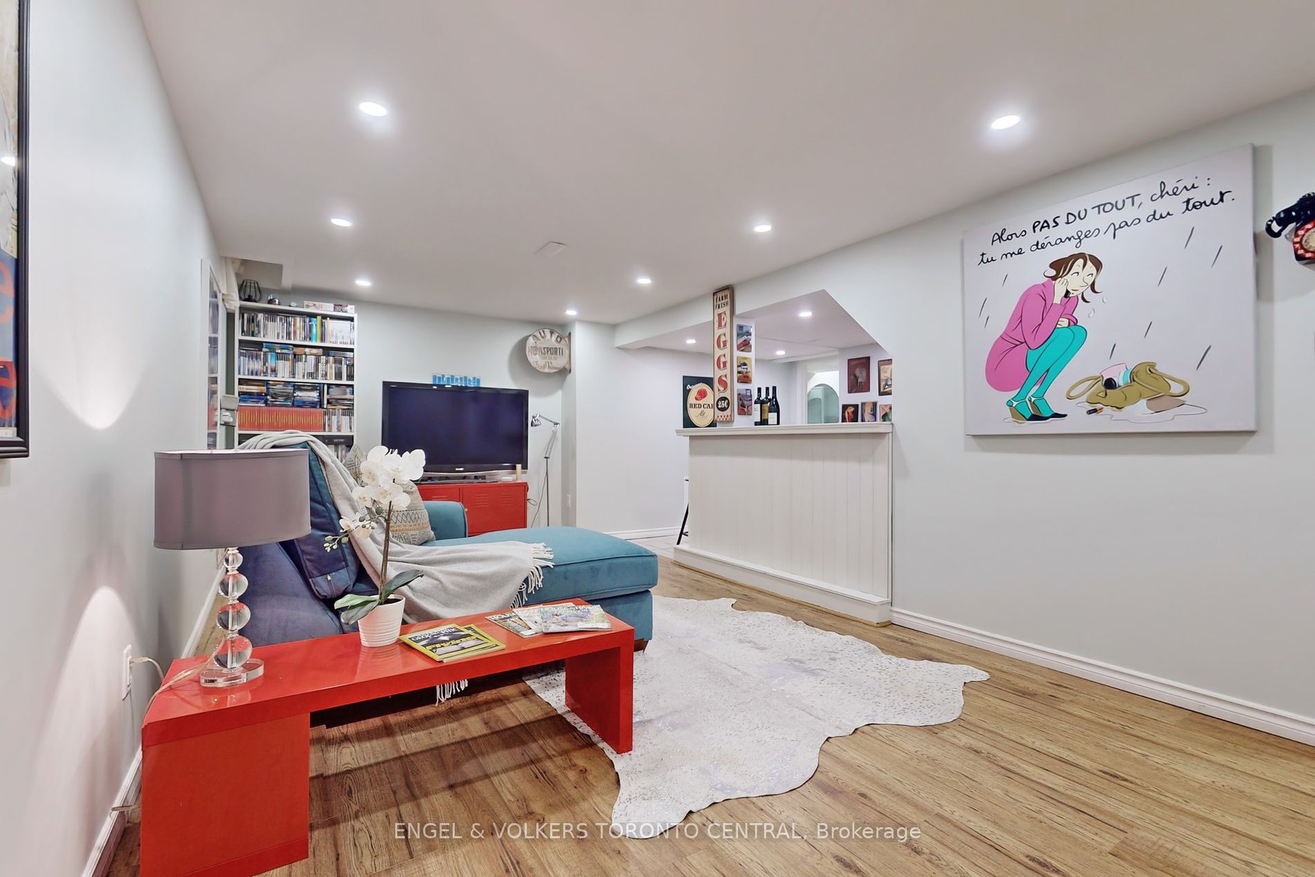 899 Finley Ave