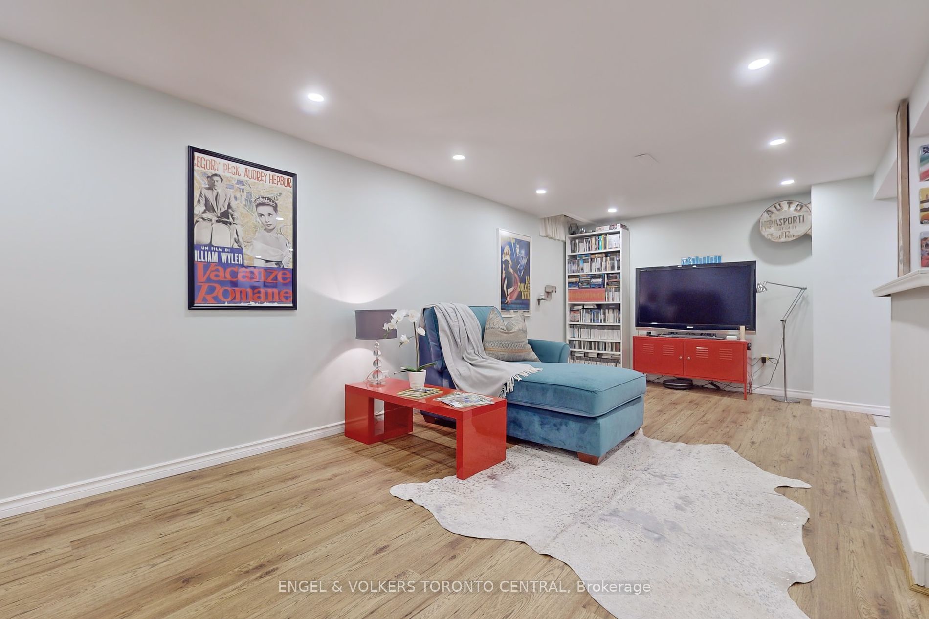 899 Finley Ave