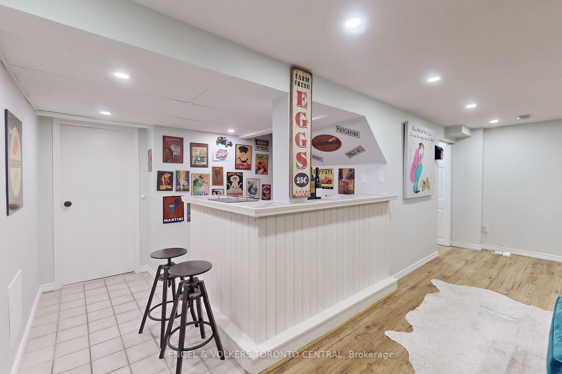 899 Finley Ave