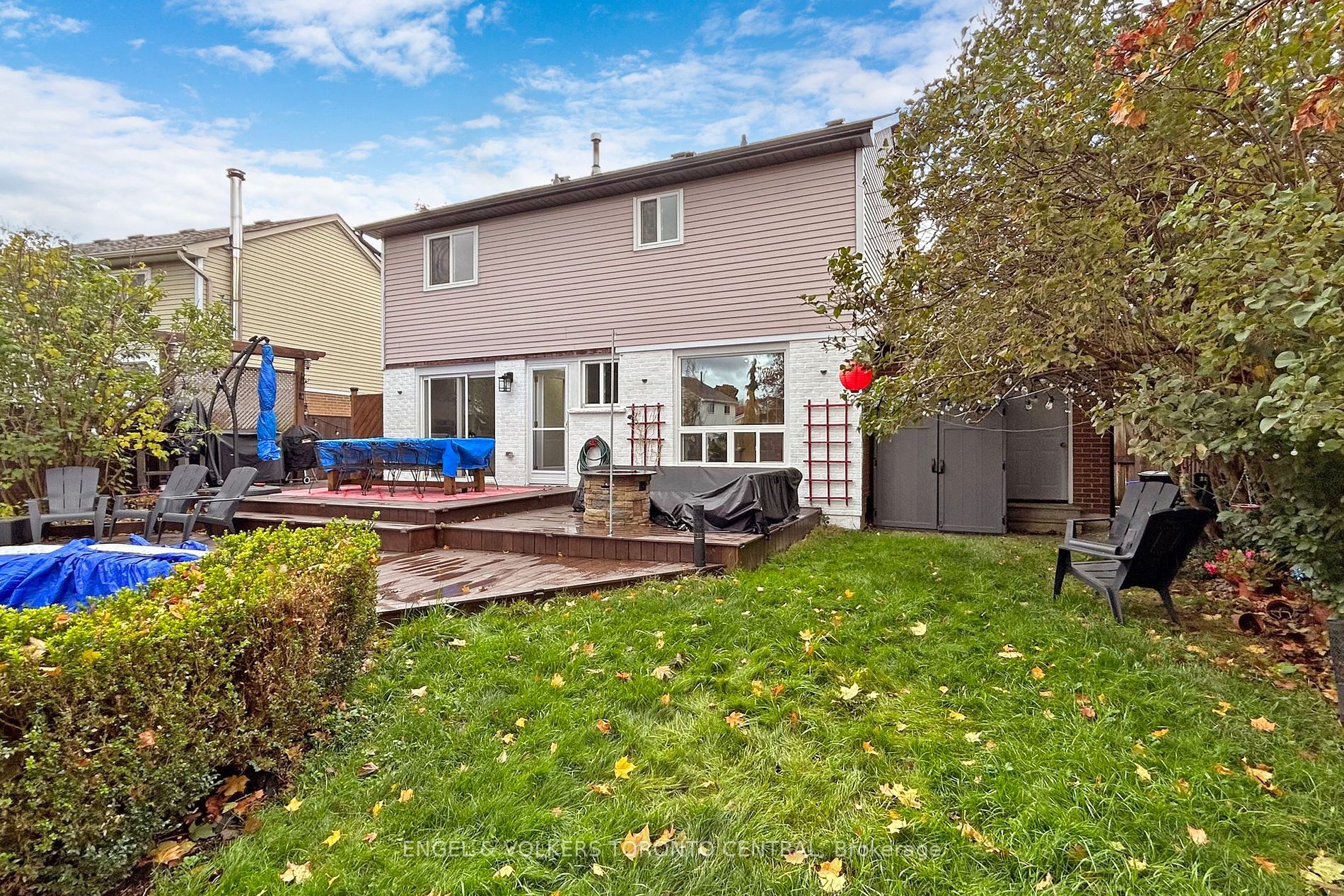 899 Finley Ave