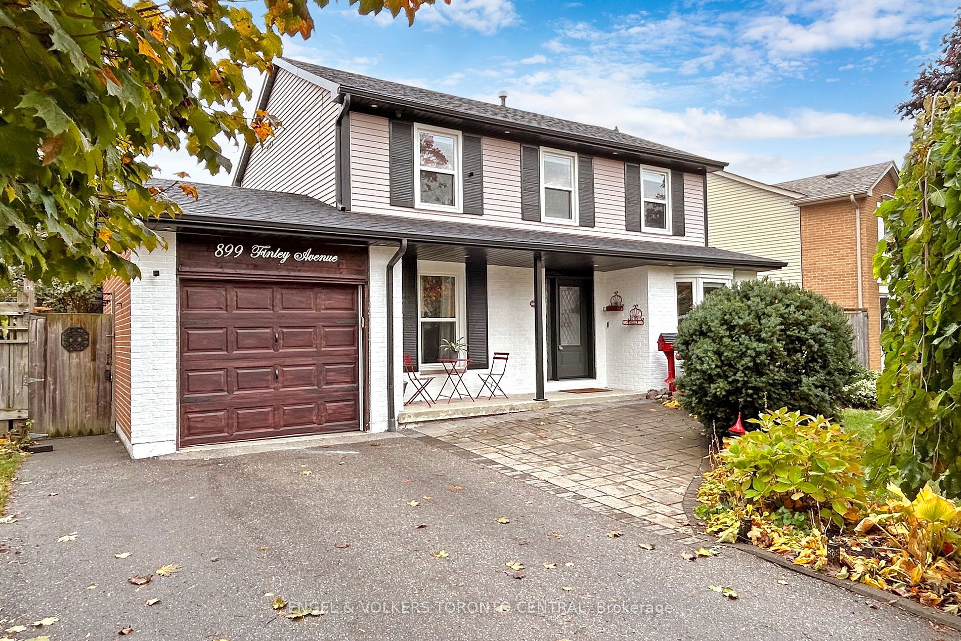 899 Finley Ave