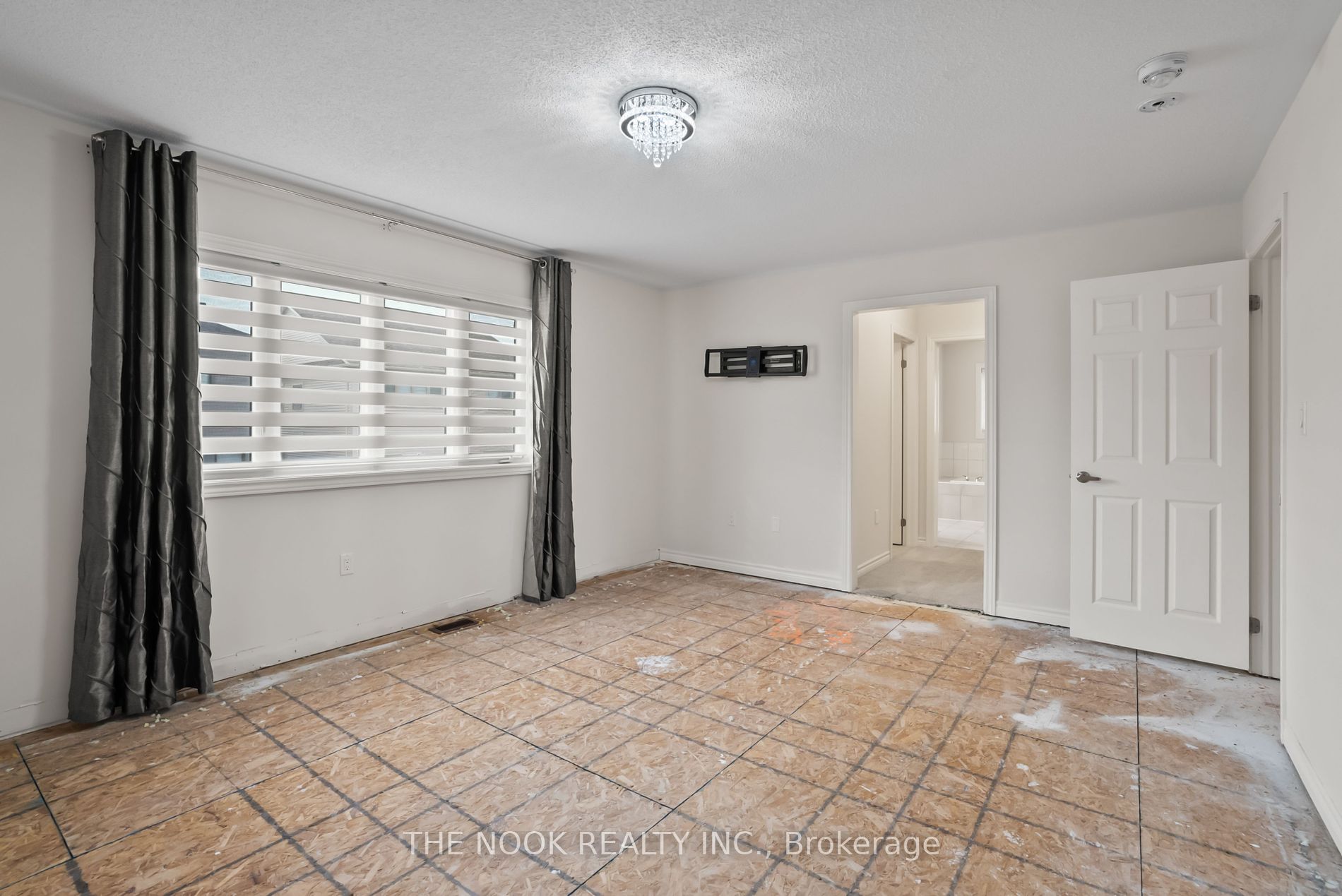 138 Crombie Street
