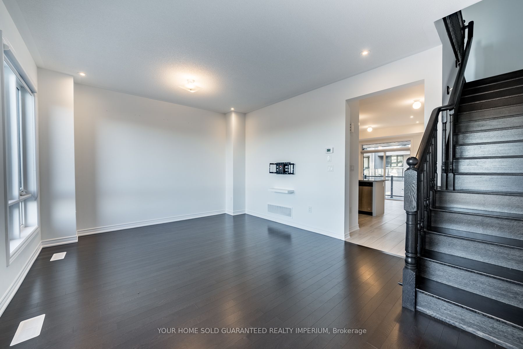 8 Dockside Way