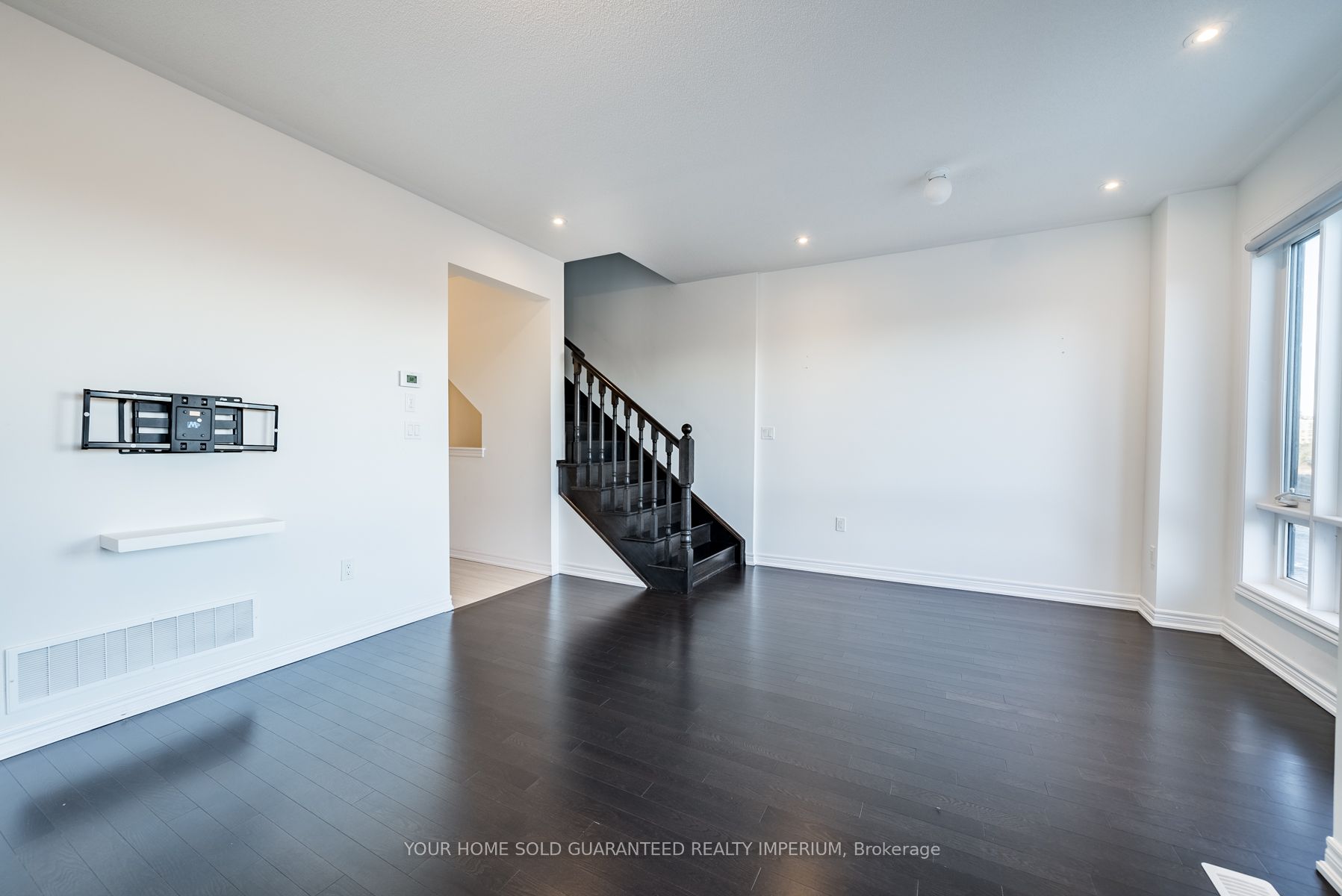 8 Dockside Way